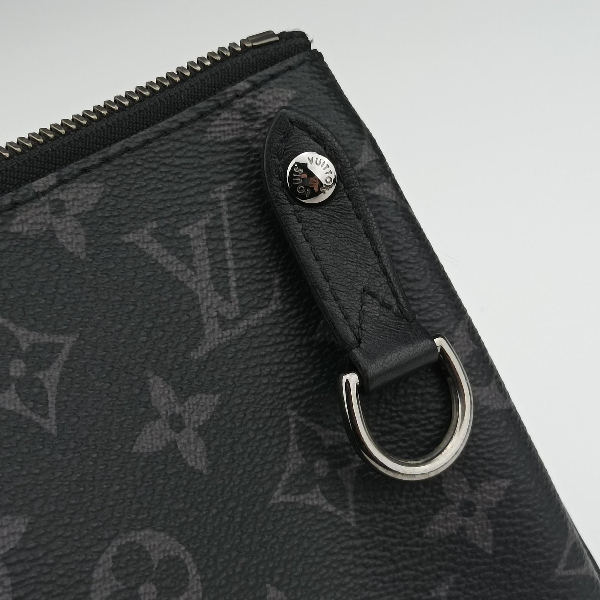 Pre-owned Louis Vuitton Trio Messenger black Monogram Eclipse Reverse M69443 shoulderbag | stylenewstar