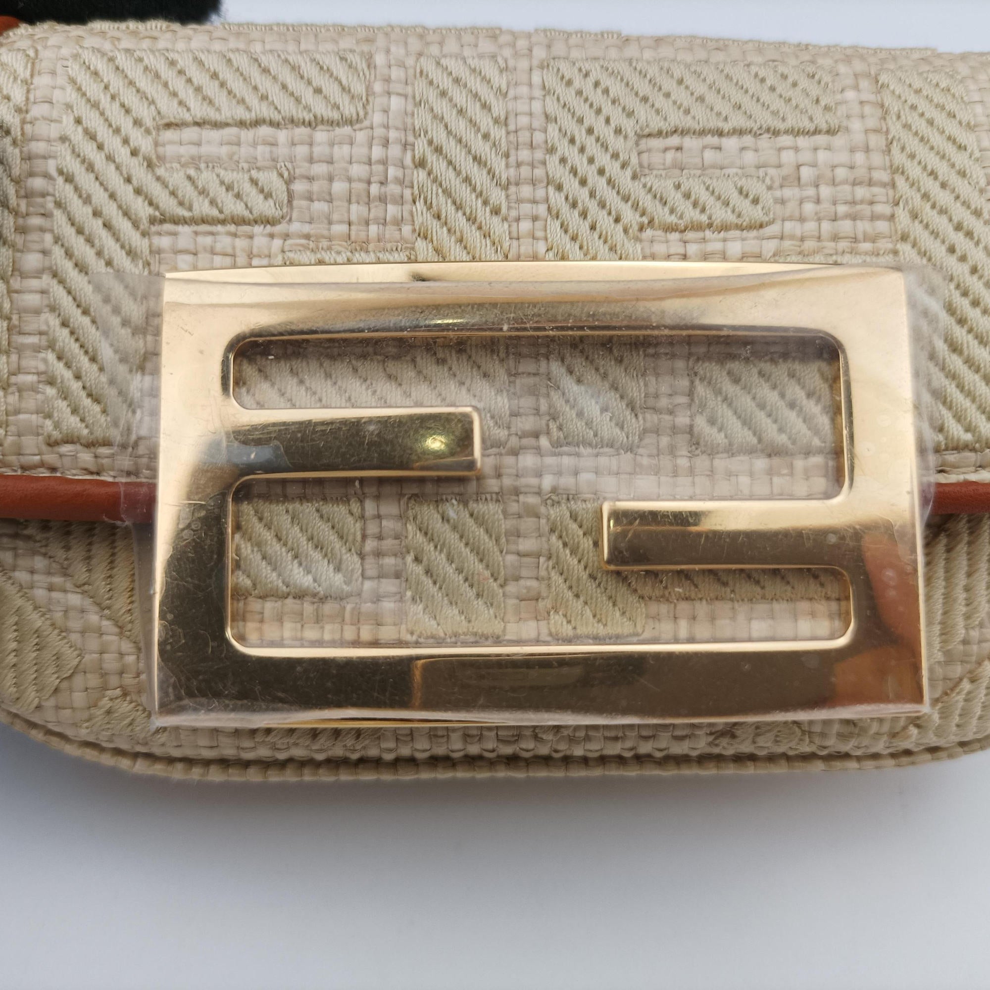 Pre-owned Fendi Nano Baguette Charm Beige fabricxstraw 7AS045 shoulderbag | stylenewstar