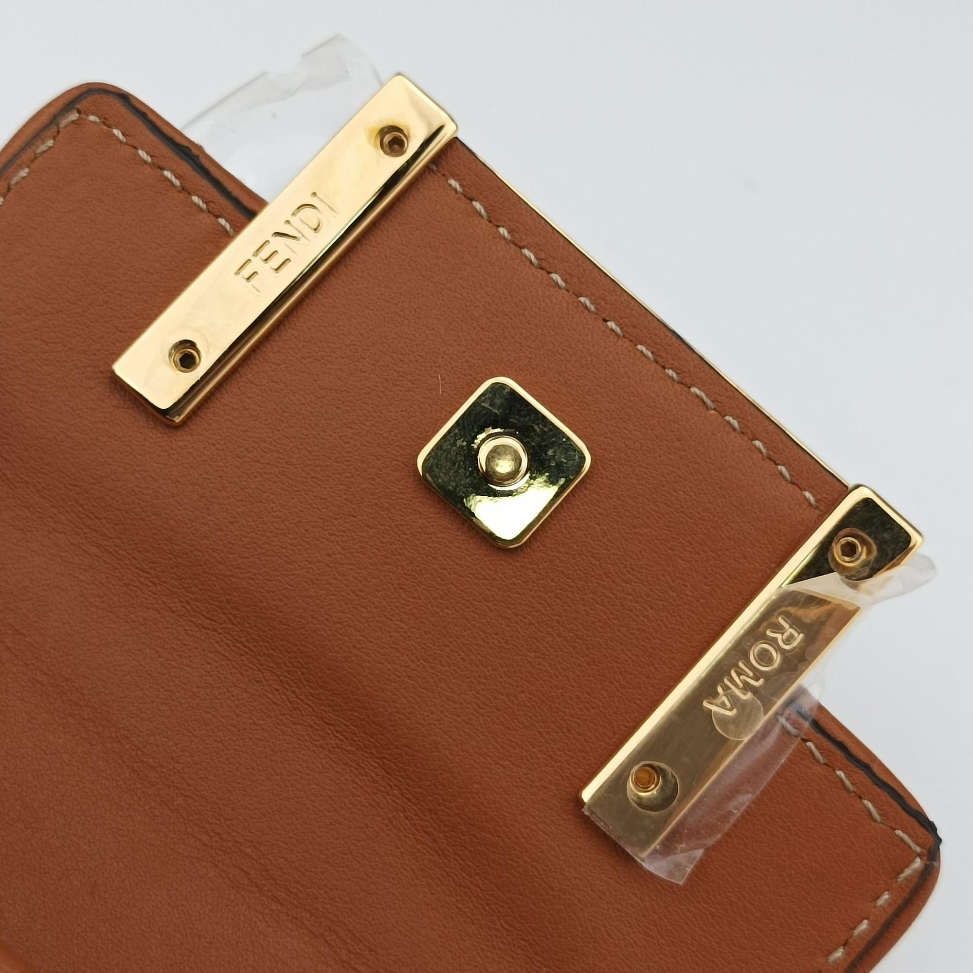 Pre-owned Fendi Nano Baguette Charm Beige fabricxstraw 7AS045 shoulderbag | stylenewstar
