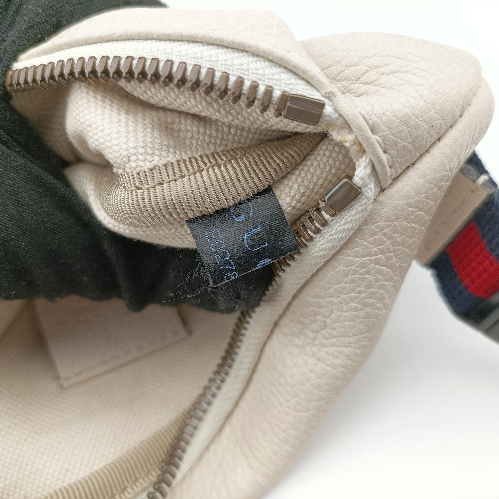 Pre-owned Gucci Gucci Print White Leather 527792 bum bag/waist bag | stylenewstar