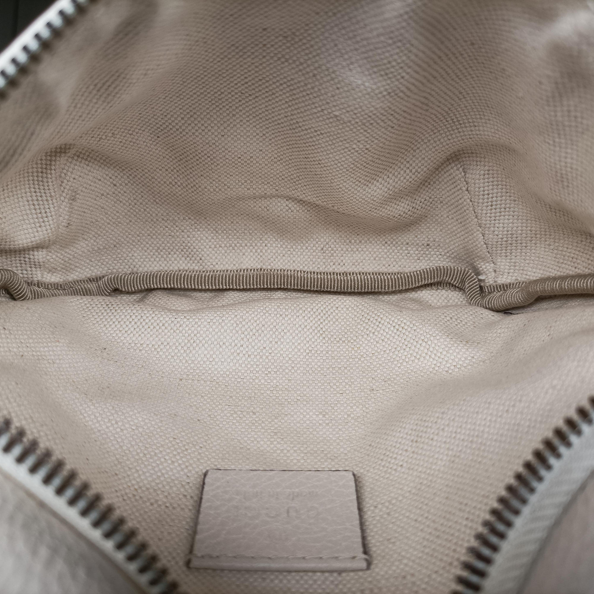 Pre-owned Gucci Gucci Print White Leather 527792 bum bag/waist bag | stylenewstar