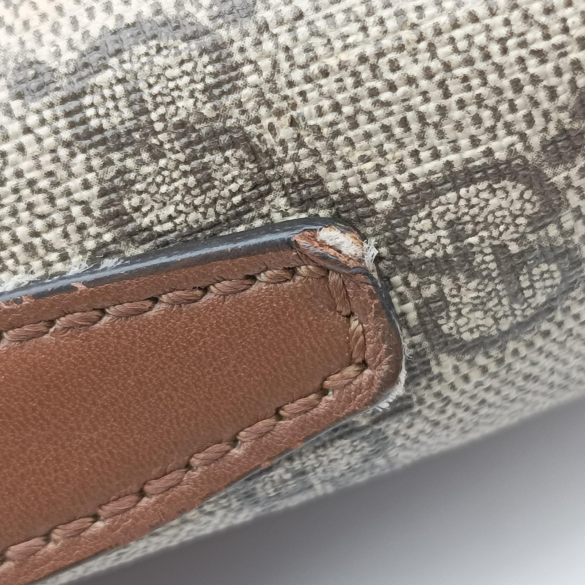 Pre-owned Gucci Sukey khaki×brown canvas × leather 336748 shoulderbag | stylenewstar