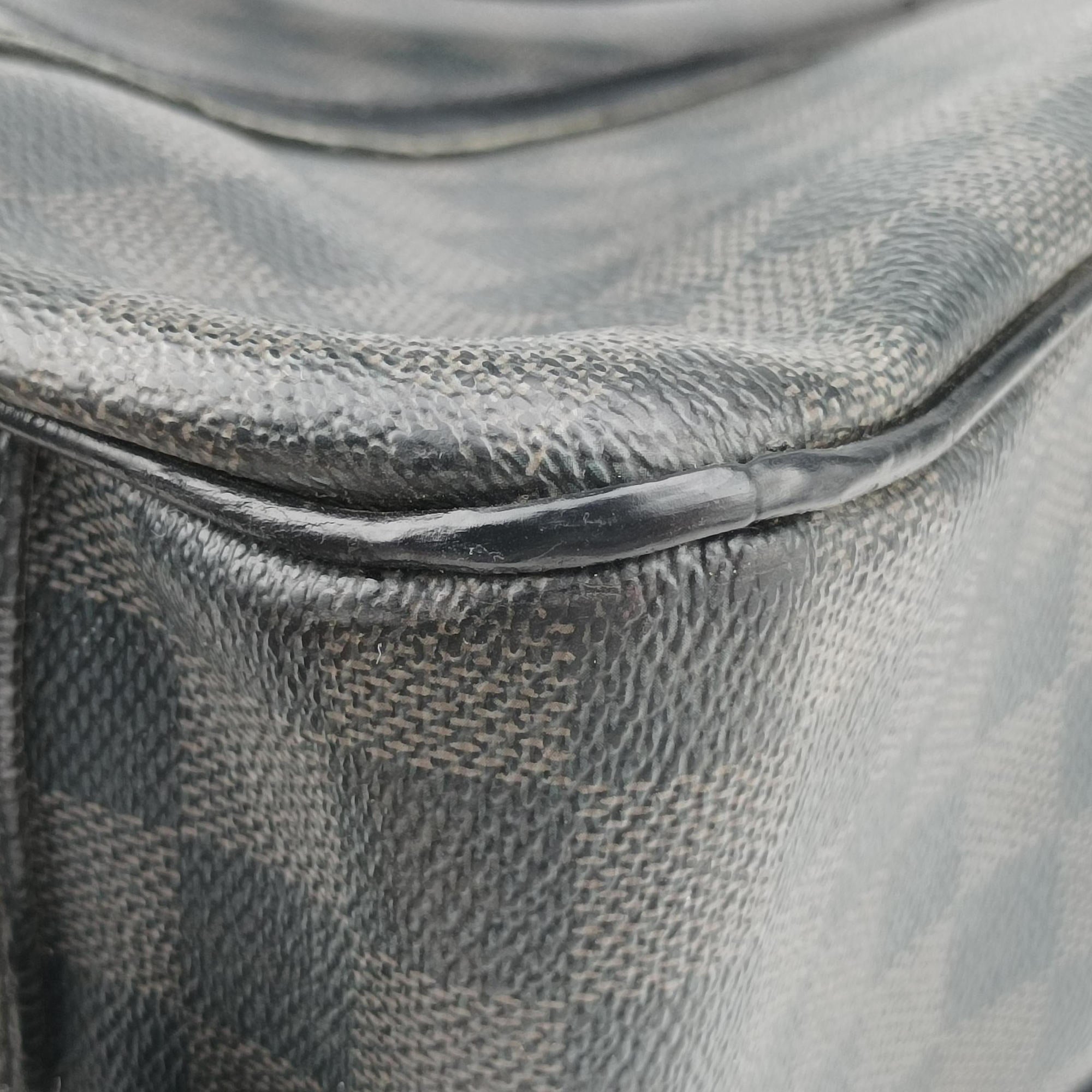 Pre-owned Louis Vuitton TADAO Noir Damier Graphite N51192 shoulderbag | stylenewstar