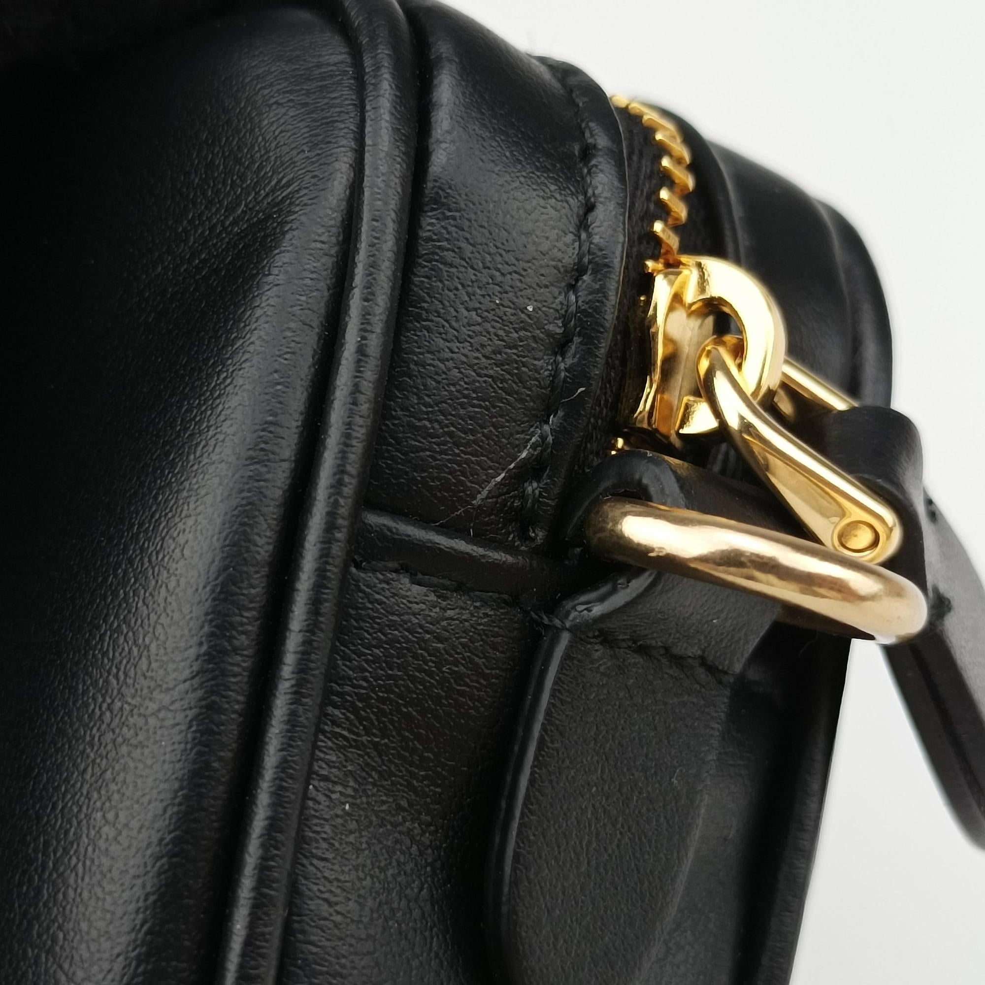 Pre-owned Miu Miu Logo belt Black leather  bum bag/waist bag | stylenewstar