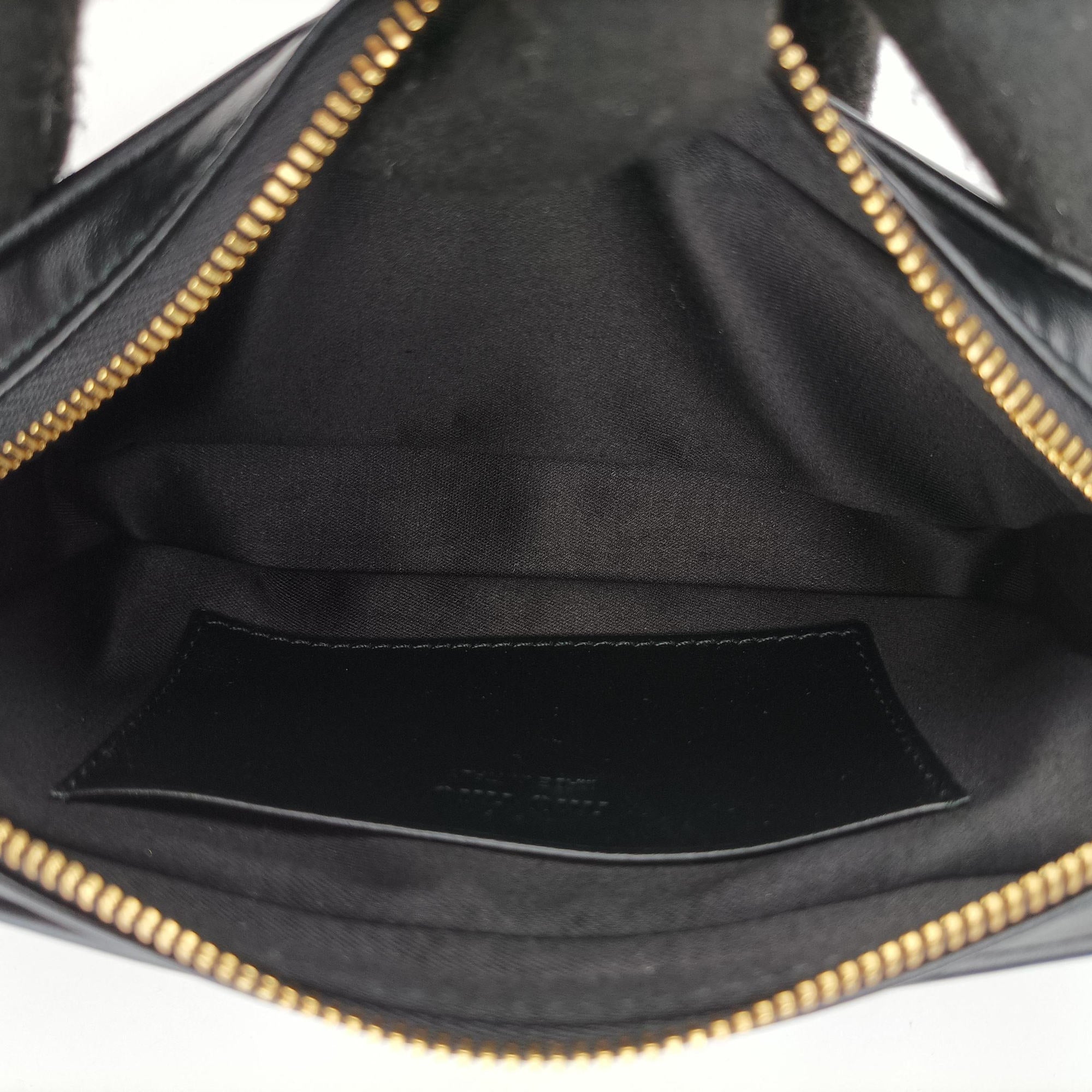 Pre-owned Miu Miu Logo belt Black leather  bum bag/waist bag | stylenewstar