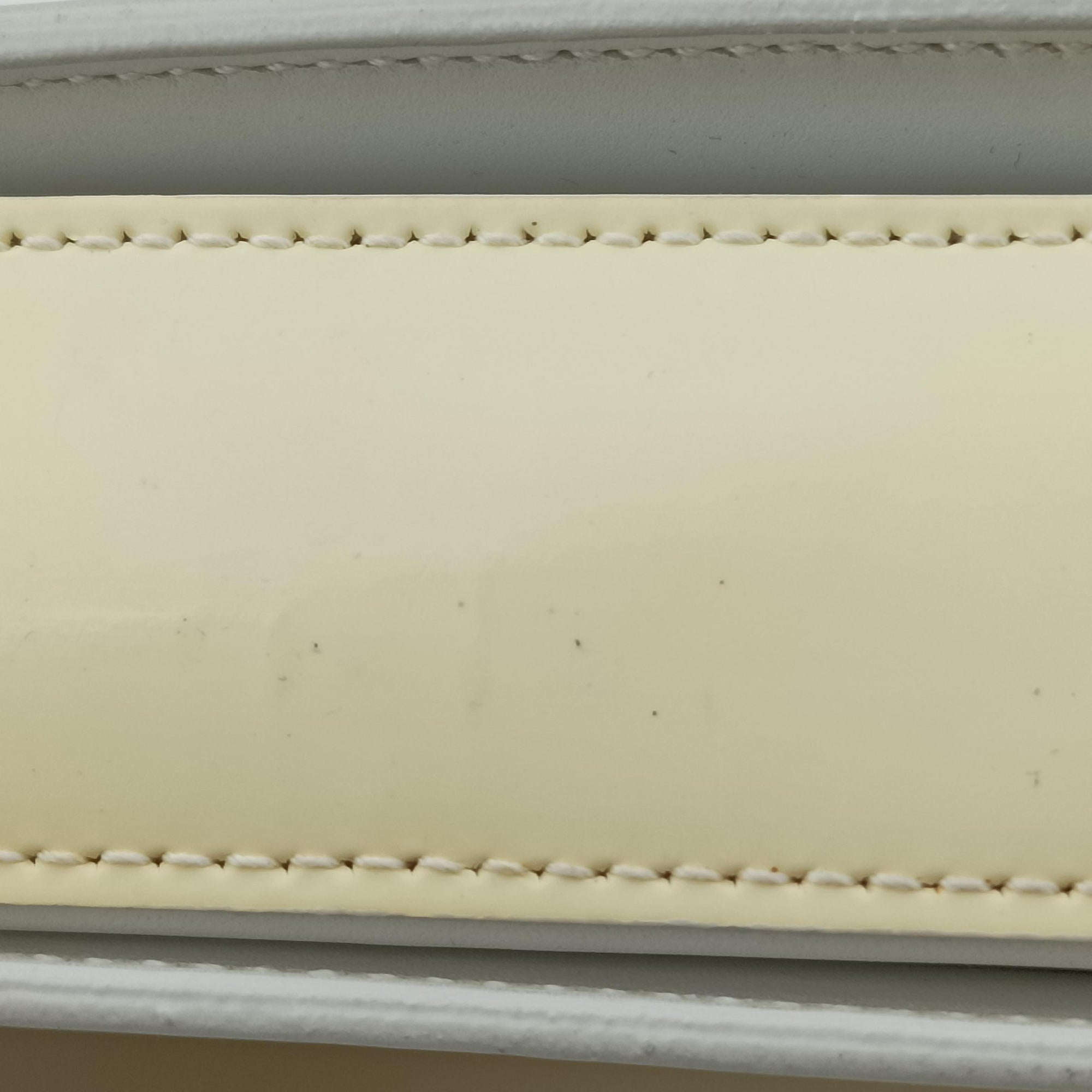 Pre-owned Yves Saint Laurent Lulu Bunny Beige x white Leather 367071 shoulderbag | stylenewstar