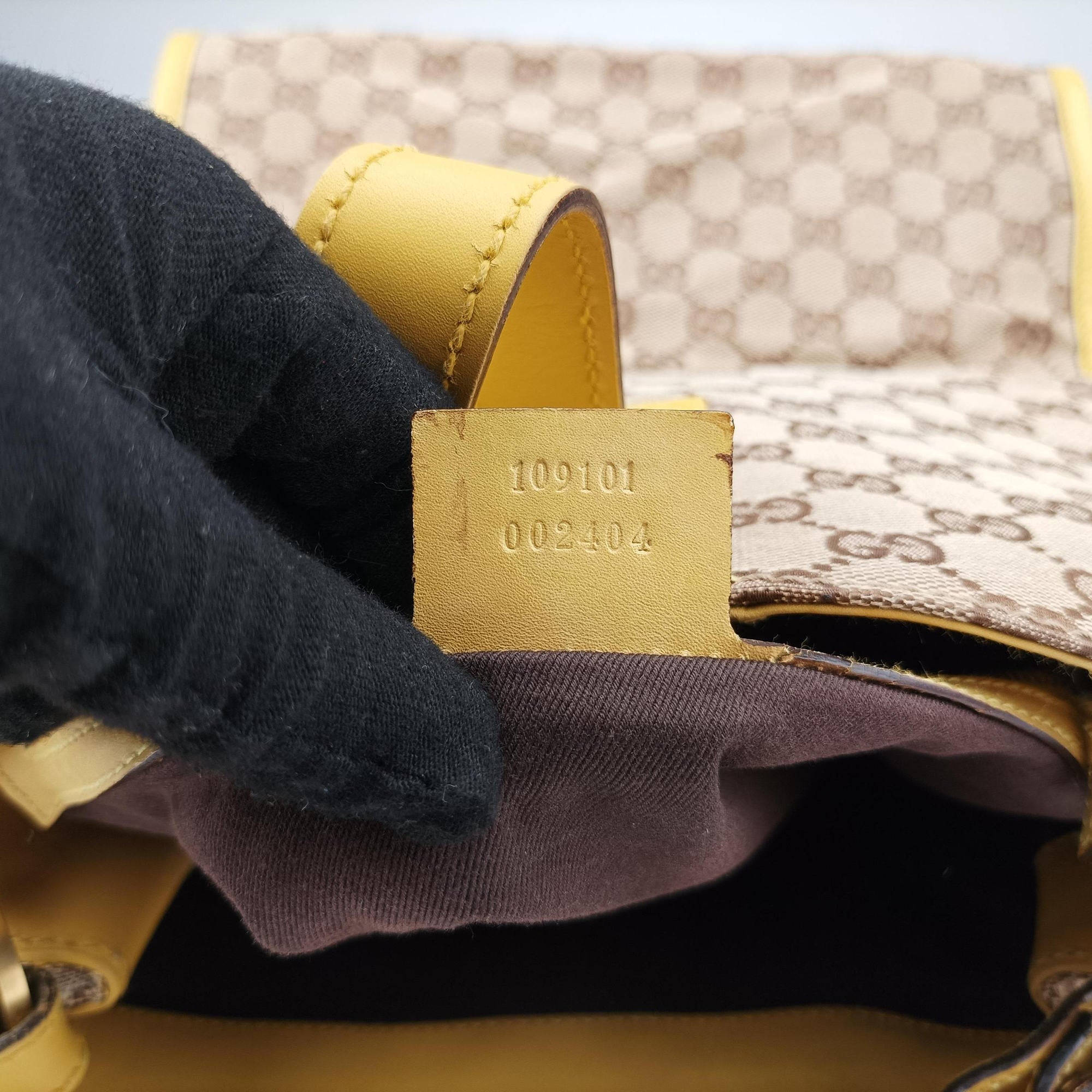 Vintage Gucci GG Canvas Beige × Yellow Canvas 109101 handbag | stylenewstar