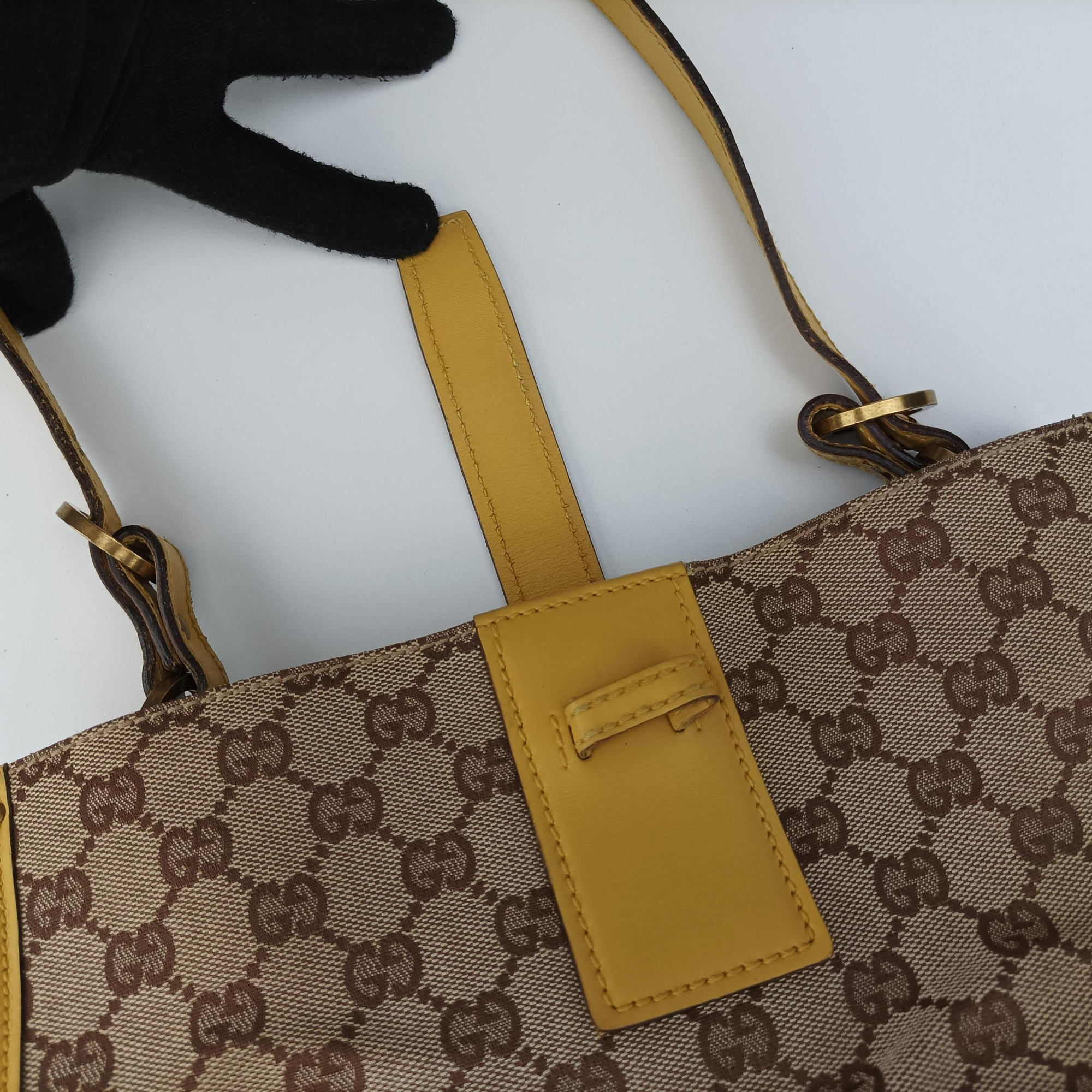 Vintage Gucci GG Canvas Beige × Yellow Canvas 109101 handbag | stylenewstar