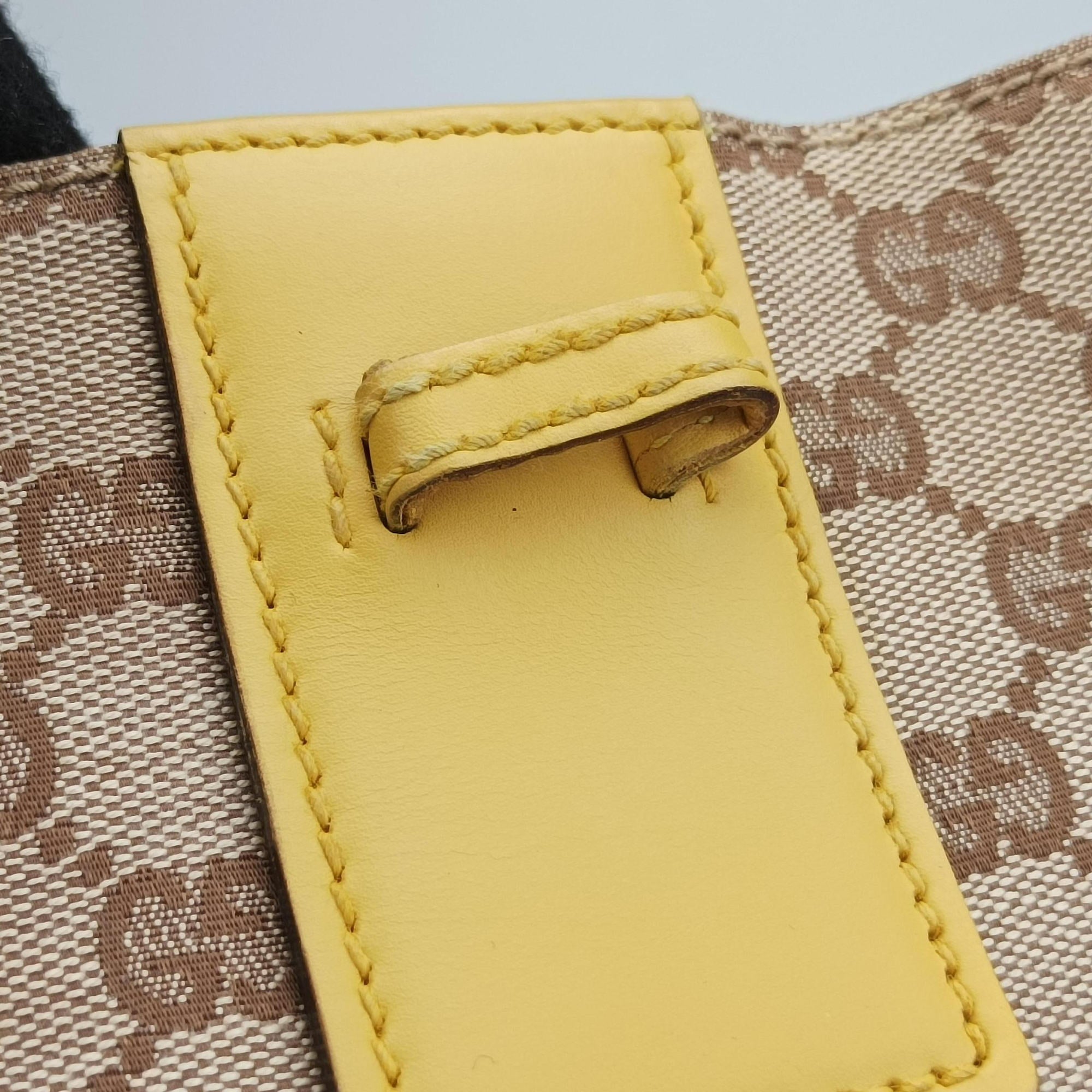 Vintage Gucci GG Canvas Beige × Yellow Canvas 109101 handbag | stylenewstar