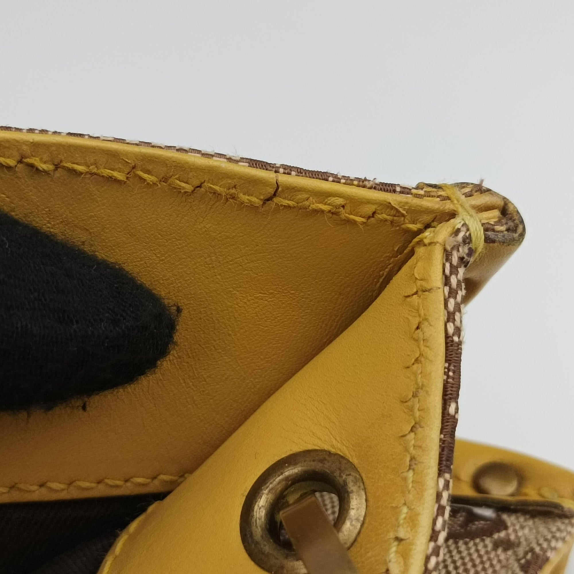 Vintage Gucci GG Canvas Beige × Yellow Canvas 109101 handbag | stylenewstar