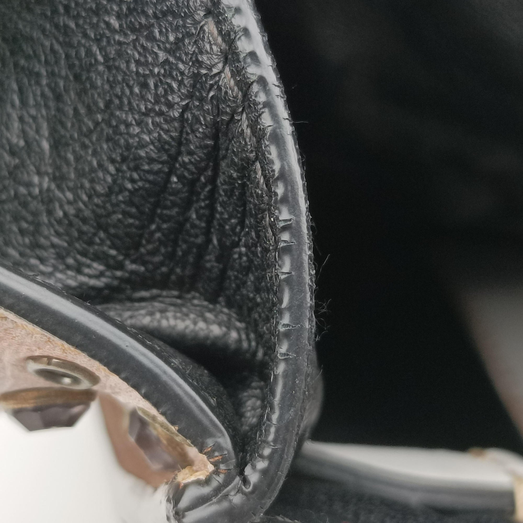 Pre-owned Prada Vitello Vintage Studded Sound White Leather  shoulderbag | stylenewstar