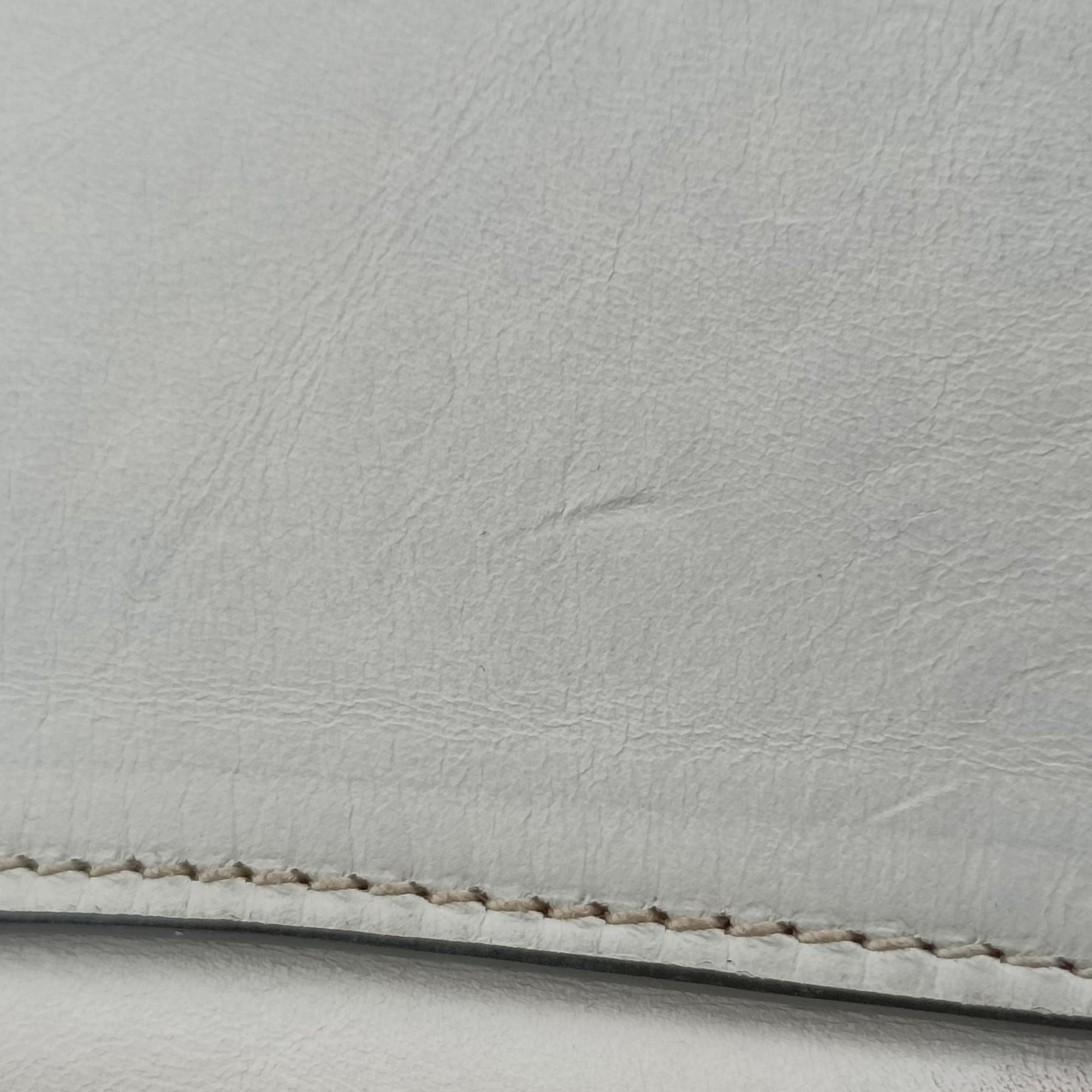 Pre-owned Prada Vitello Vintage Studded Sound White Leather  shoulderbag | stylenewstar