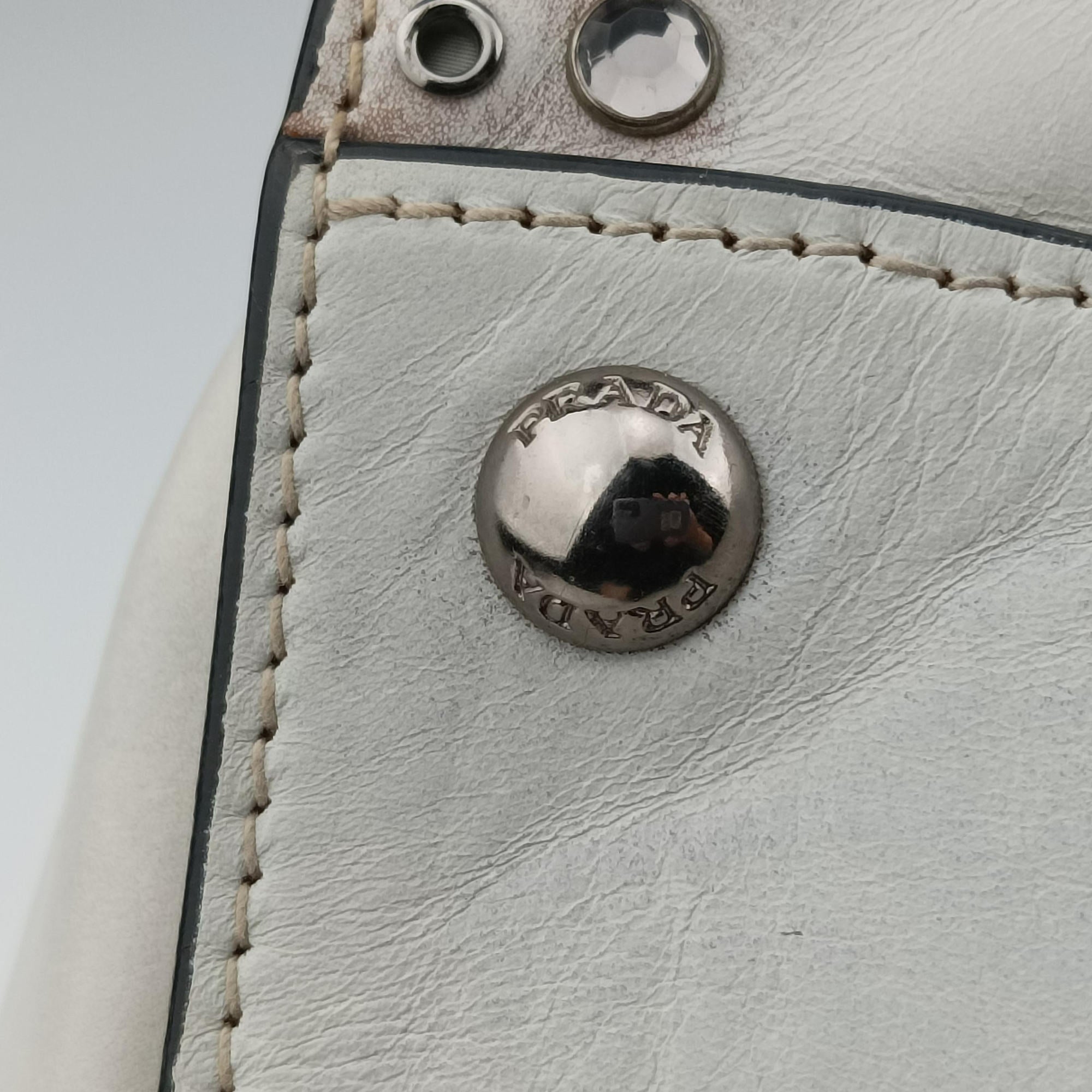 Pre-owned Prada Vitello Vintage Studded Sound White Leather  shoulderbag | stylenewstar