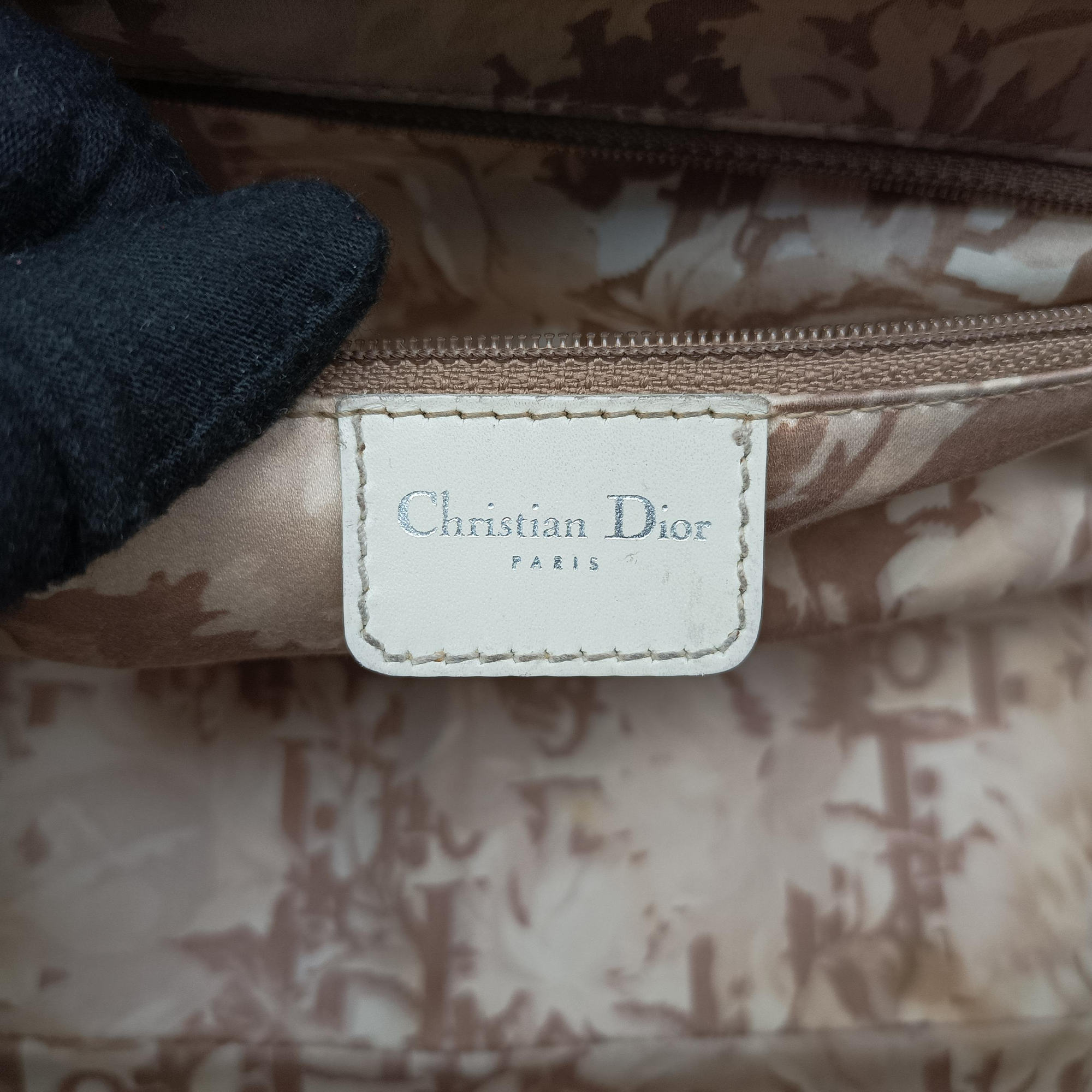 Pre-owned Christian Dior Detective White leather  handbag | stylenewstar