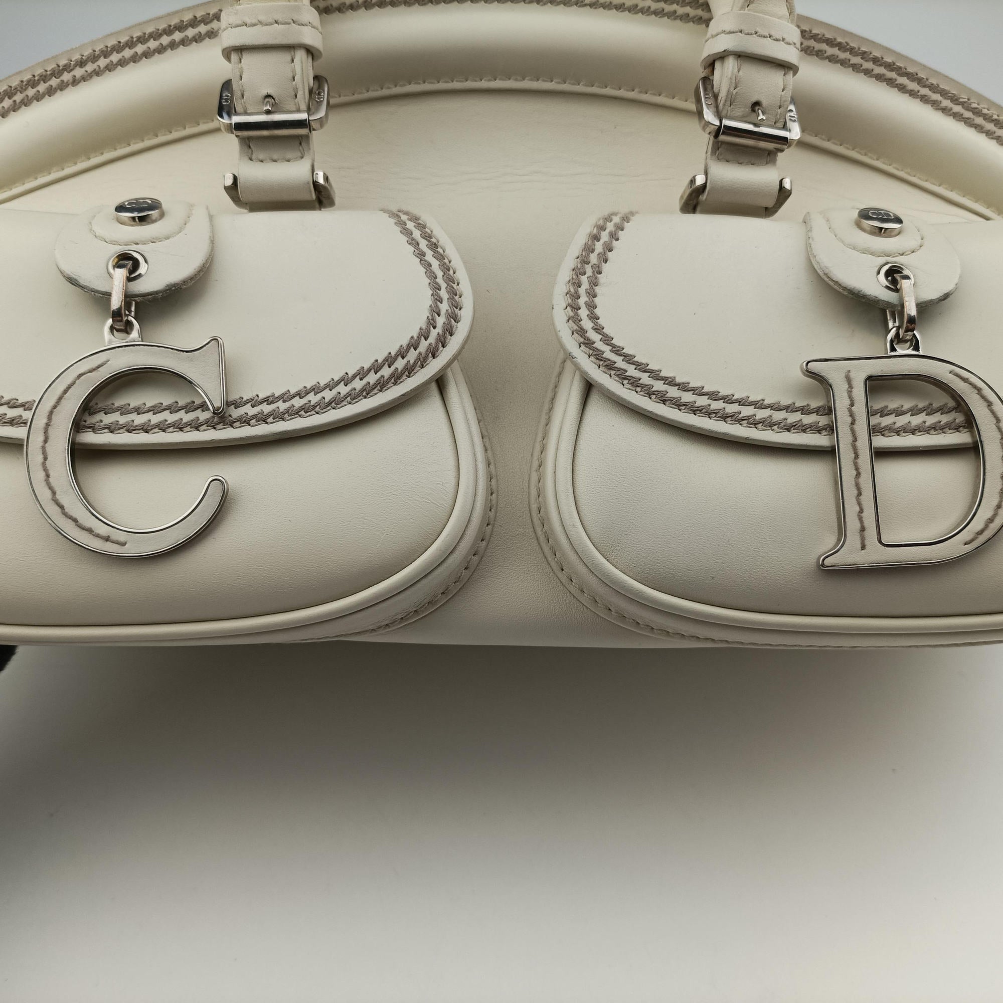 Pre-owned Christian Dior Detective White leather  handbag | stylenewstar