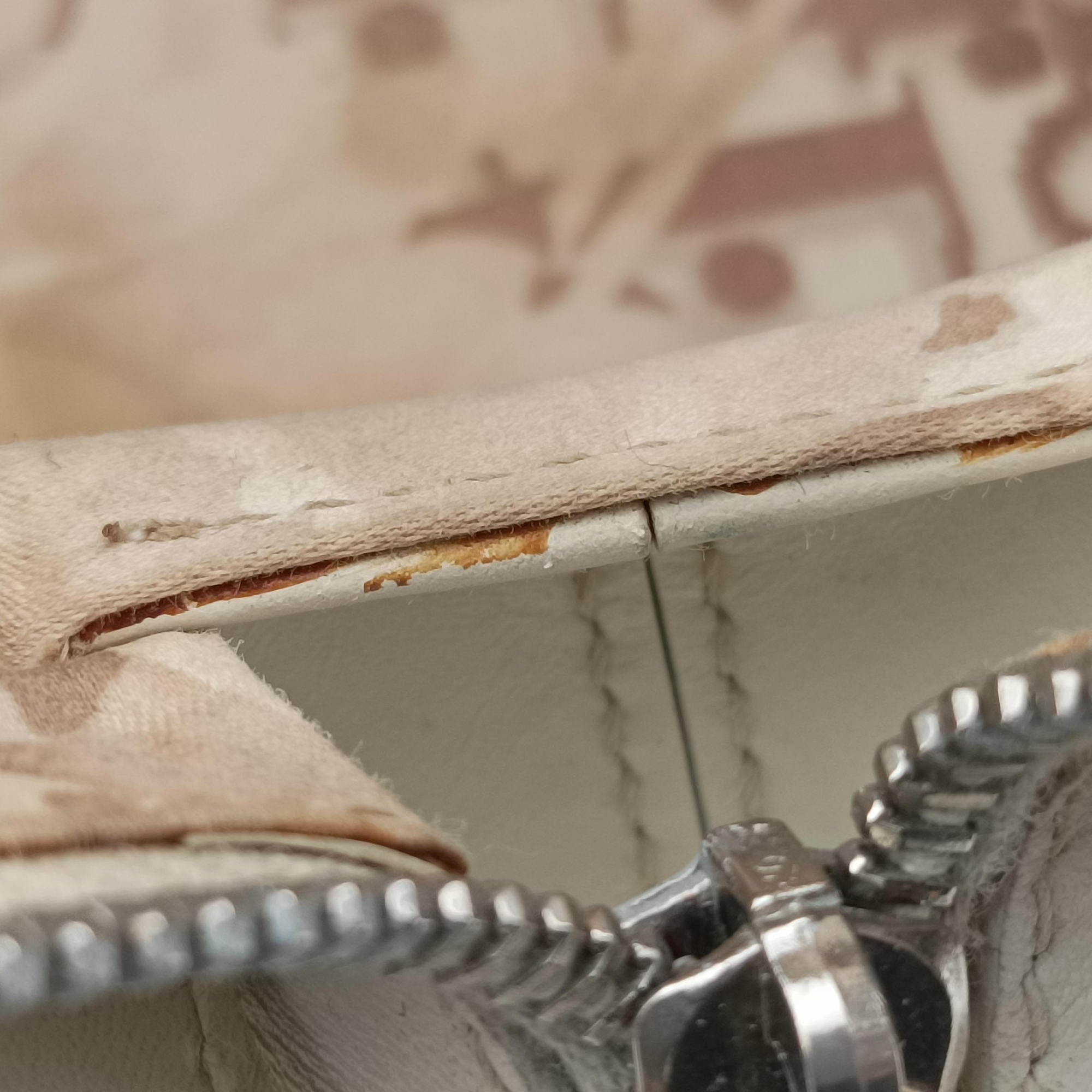 Pre-owned Christian Dior Detective White leather  handbag | stylenewstar