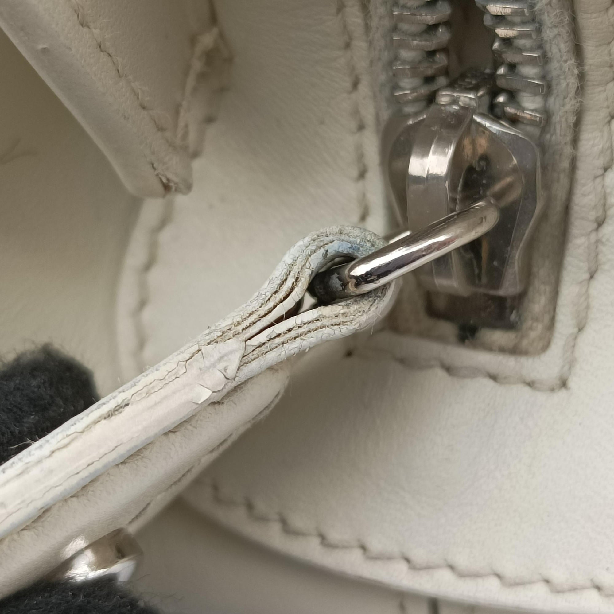 Pre-owned Christian Dior Detective White leather  handbag | stylenewstar