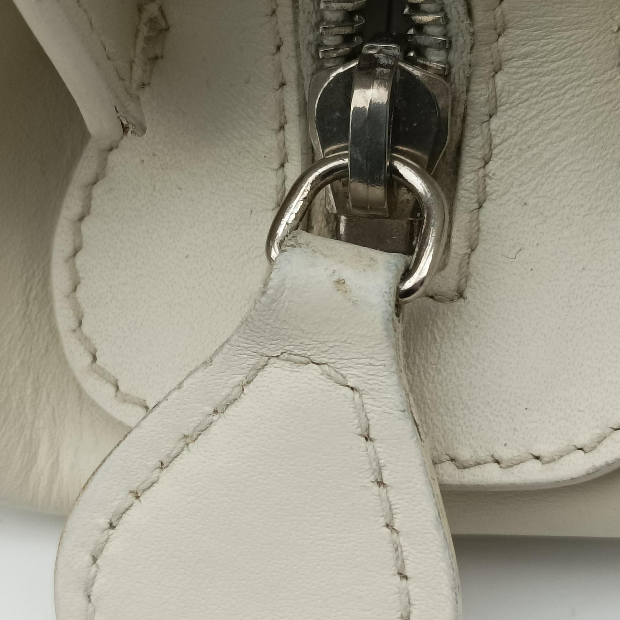Pre-owned Christian Dior Detective White leather  handbag | stylenewstar