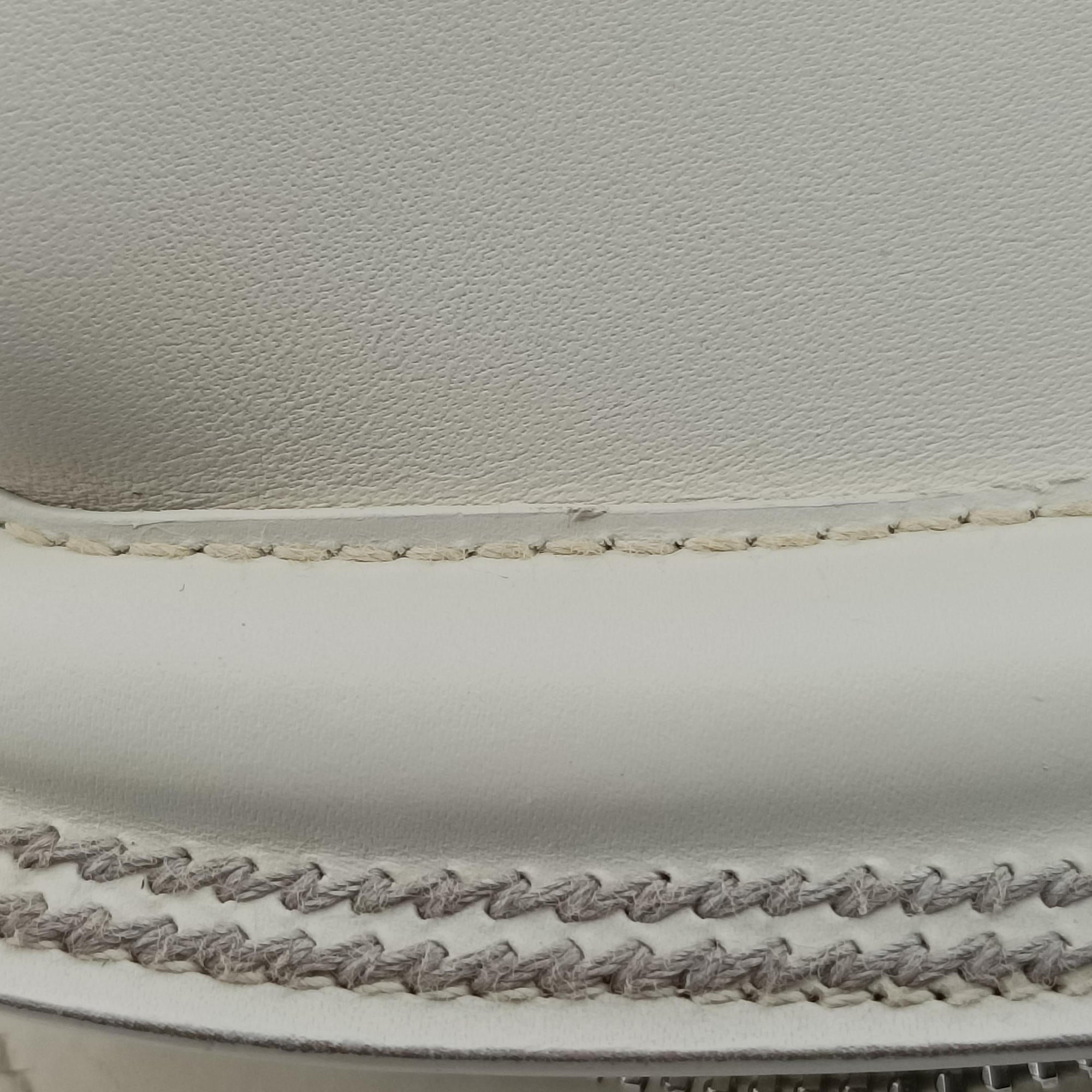 Pre-owned Christian Dior Detective White leather  handbag | stylenewstar