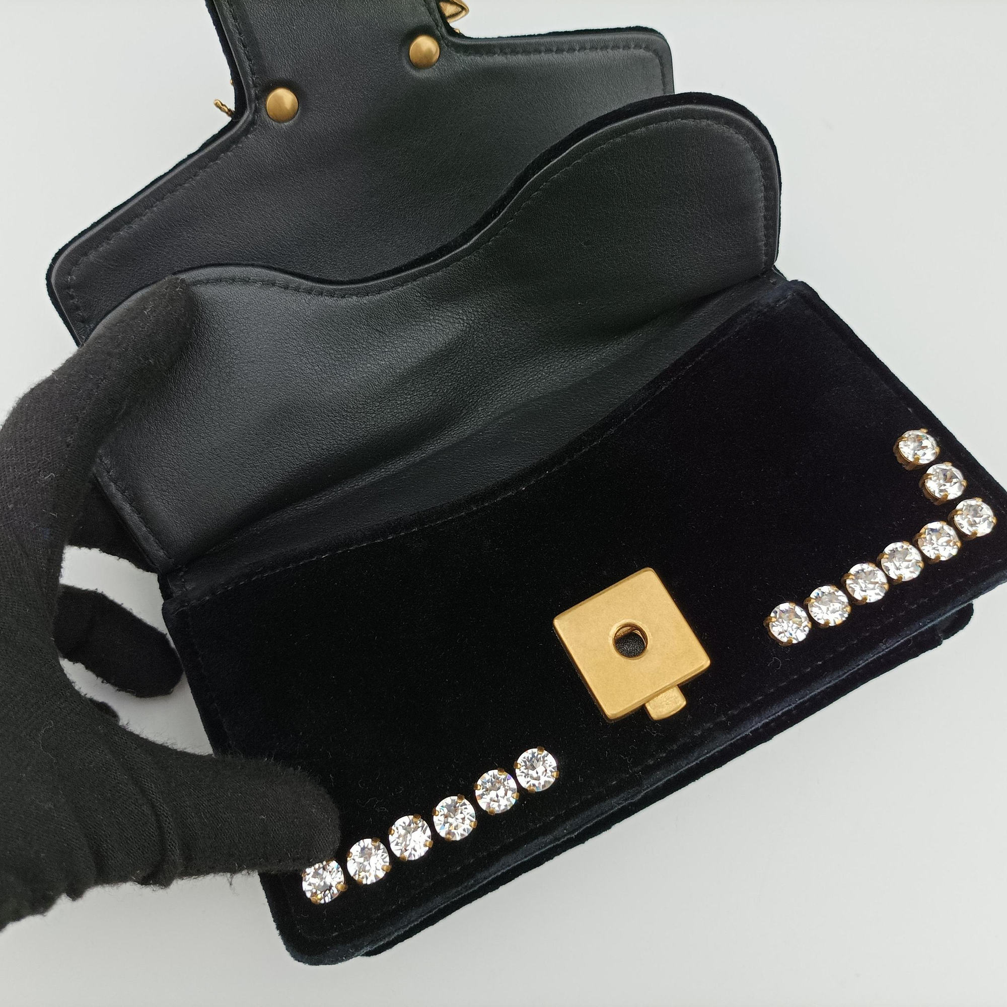 Pre-owned Gucci Broadway Black velour 489218 shoulderbag | stylenewstar