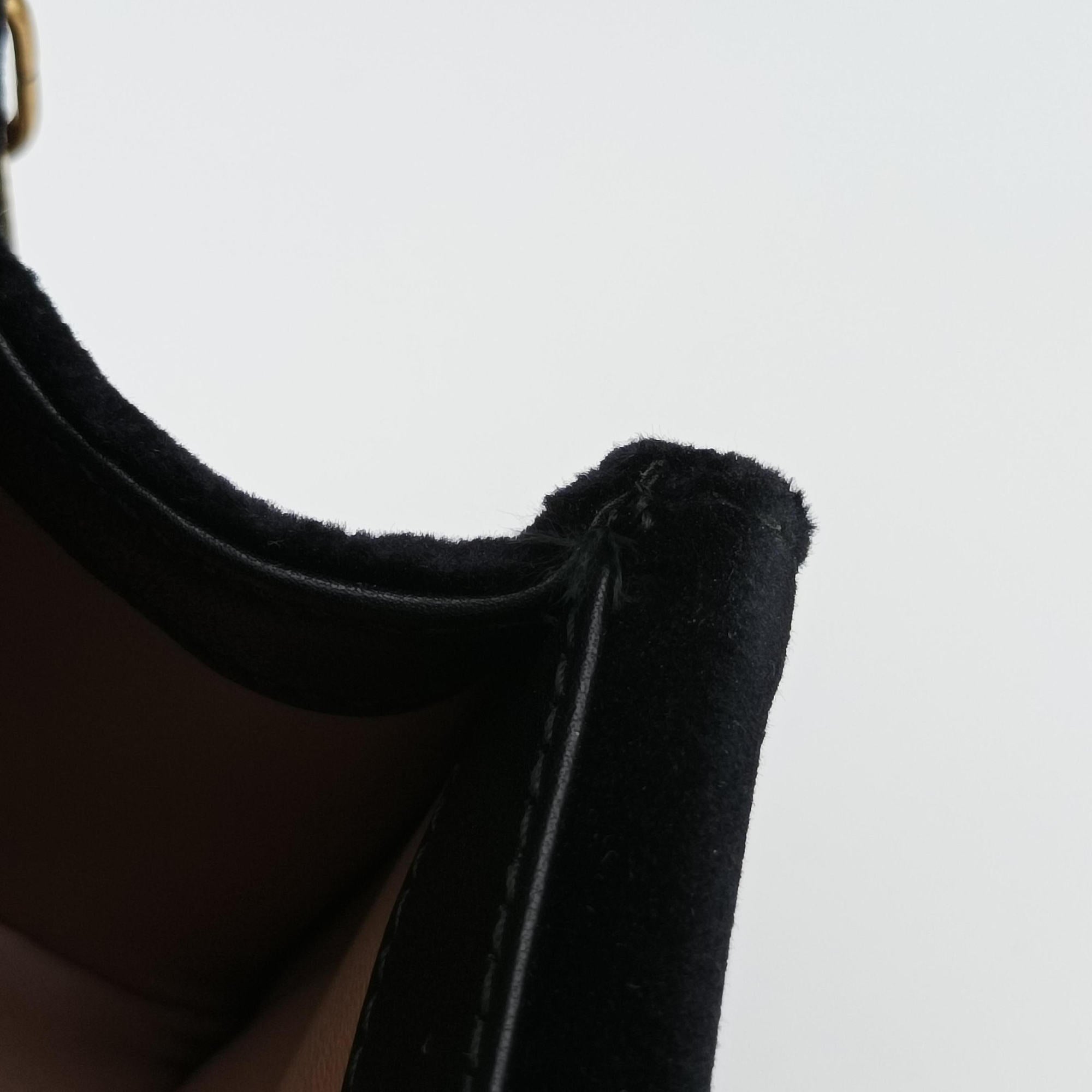 Pre-owned Gucci Broadway Black velour 489218 shoulderbag | stylenewstar