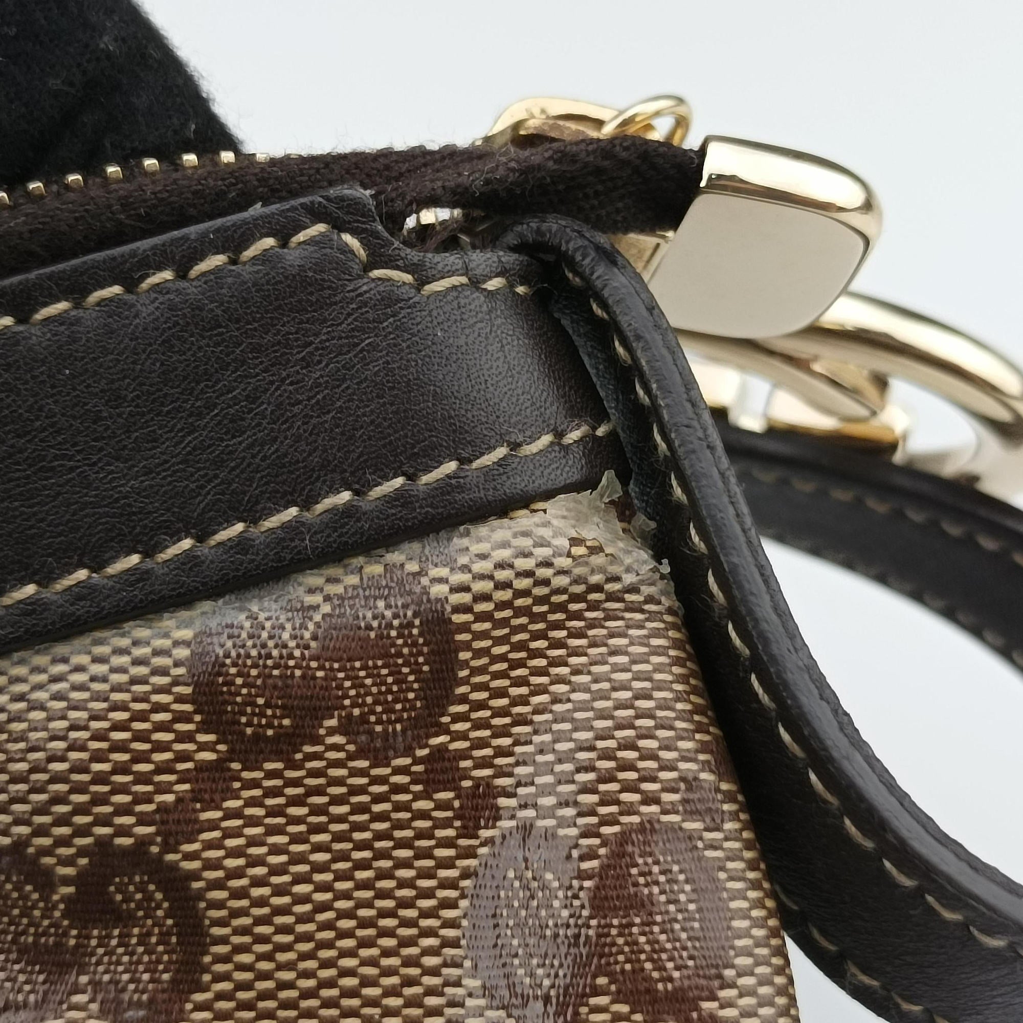 Pre-owned Gucci GG Crystal Beige×Brown coated canvas 212122 shoulderbag | stylenewstar