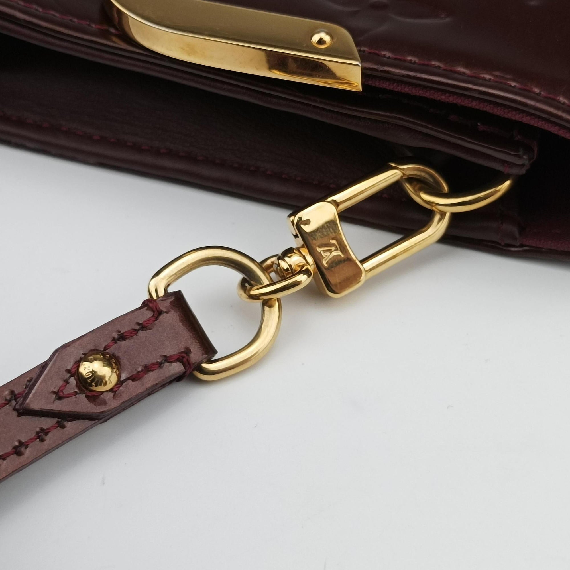 Secondhand Louis Vuitton Clutch Ana Amarante Vernis M91549 shoulderbag | stylenewstar