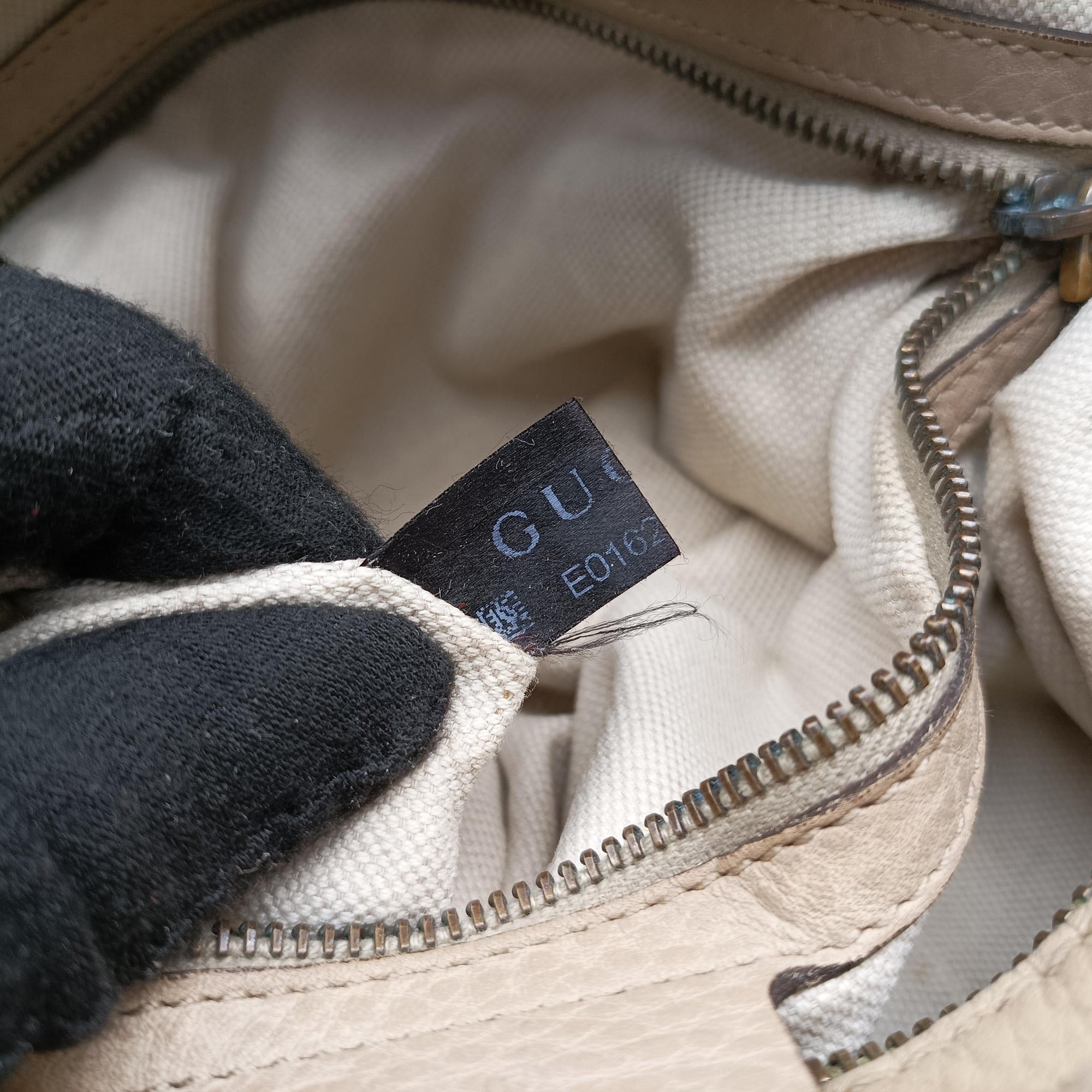 Vintage Gucci Miss GG Hobo beige×White canvas×leather 326514 handbag | stylenewstar