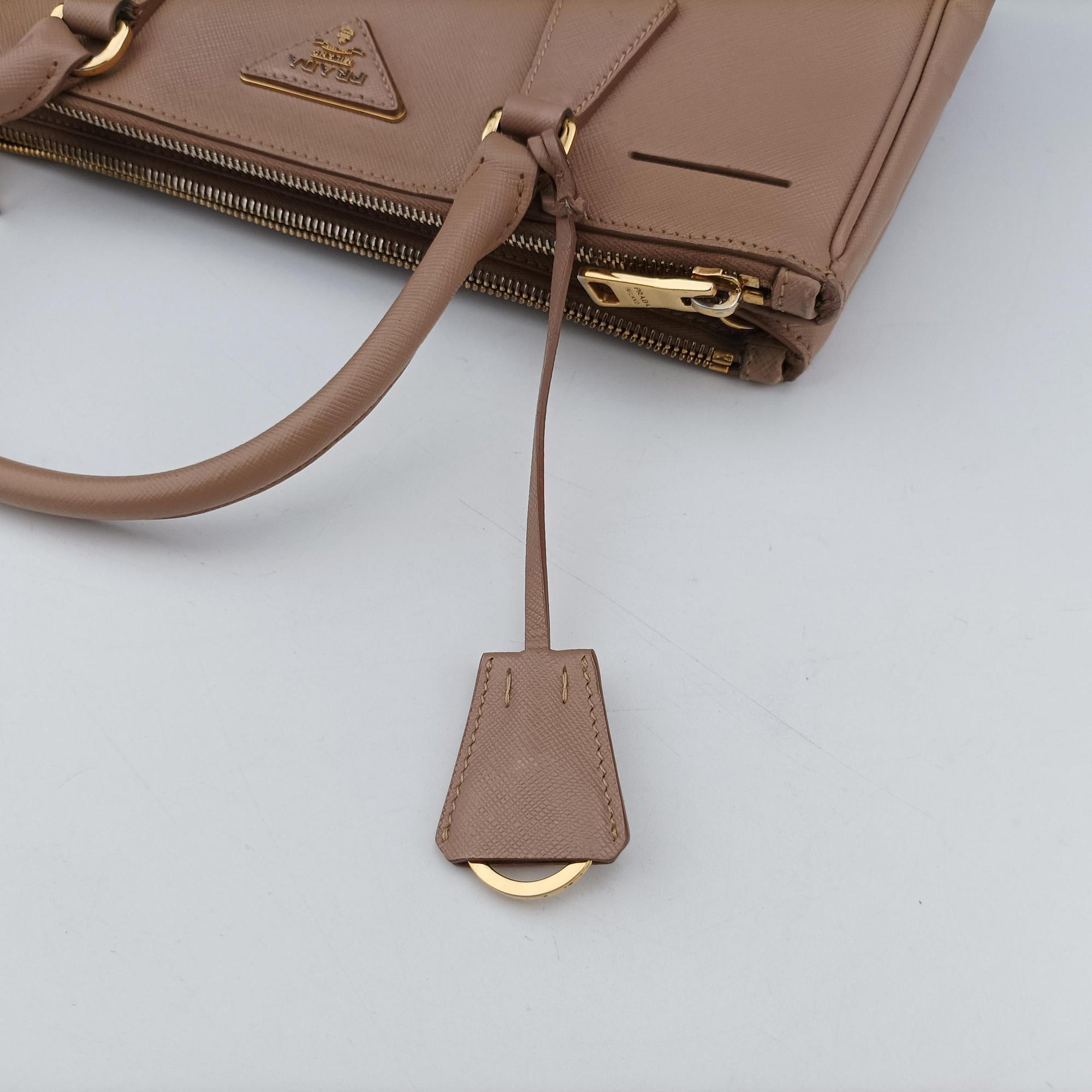 Pre-owned Prada Galleria Pink SAFFIANO Leather BN1801 shoulderbag | stylenewstar