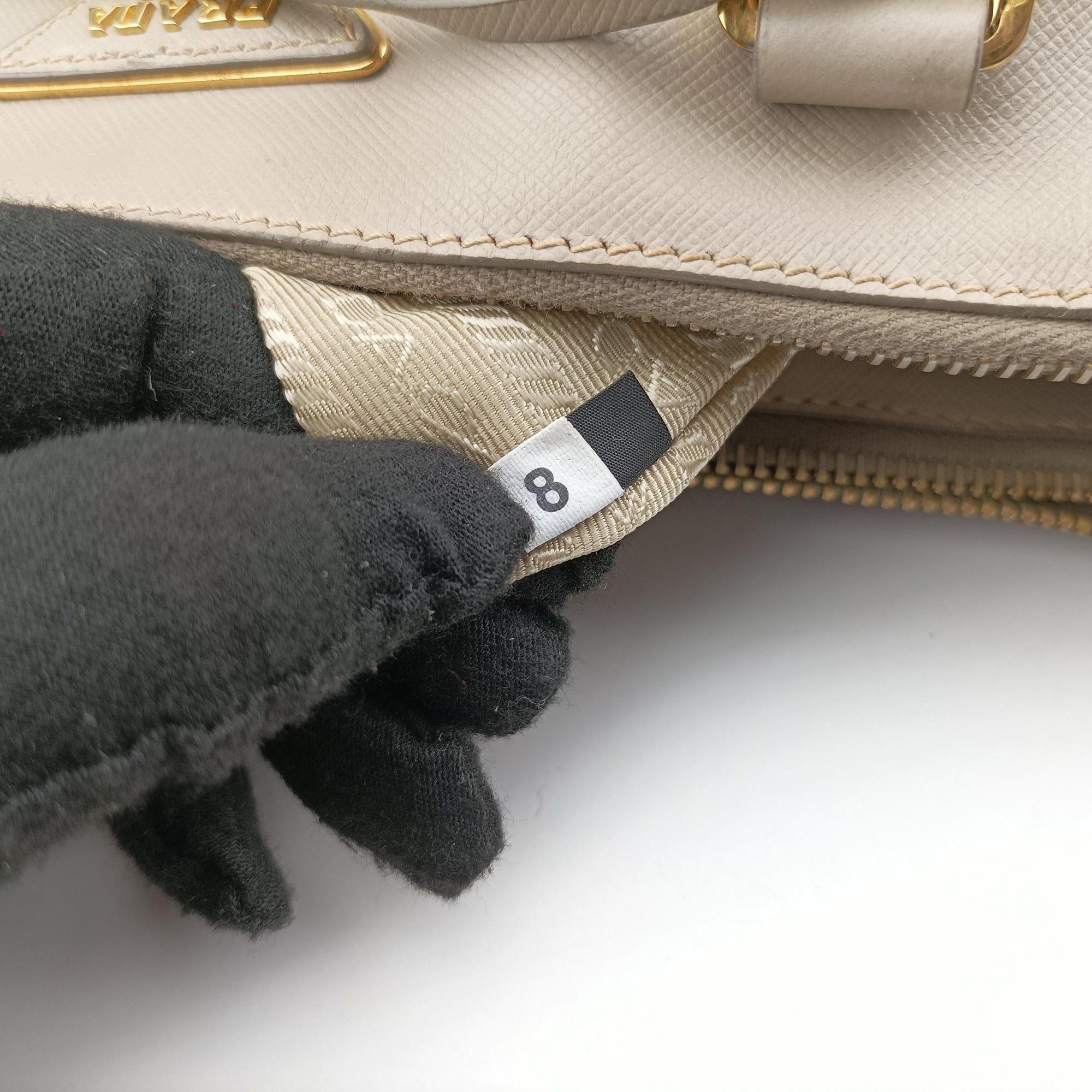 Vintage Prada Galleria Beige SAFFIANO Leather BN1802 handbag | stylenewstar