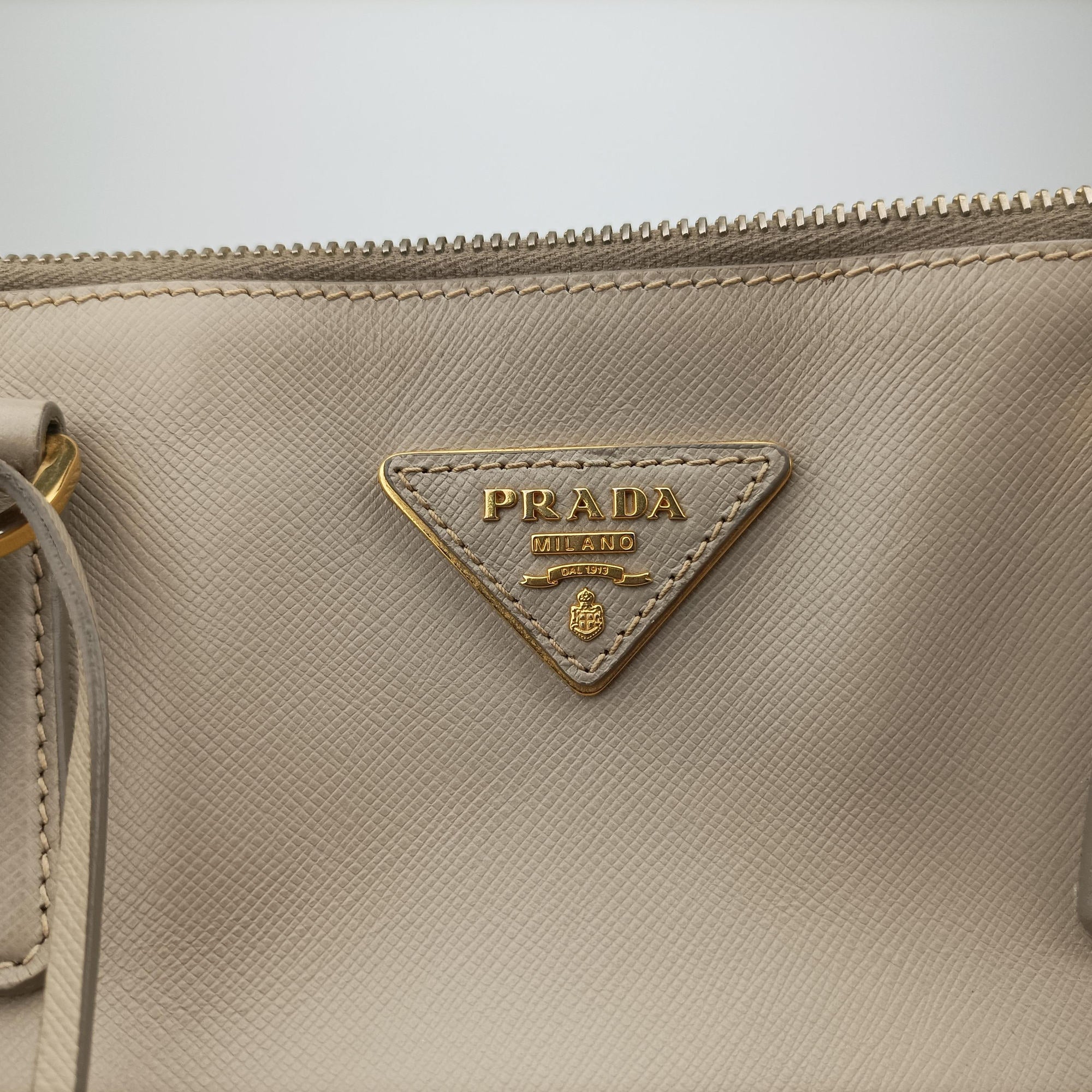 Vintage Prada Galleria Beige SAFFIANO Leather BN1802 handbag | stylenewstar