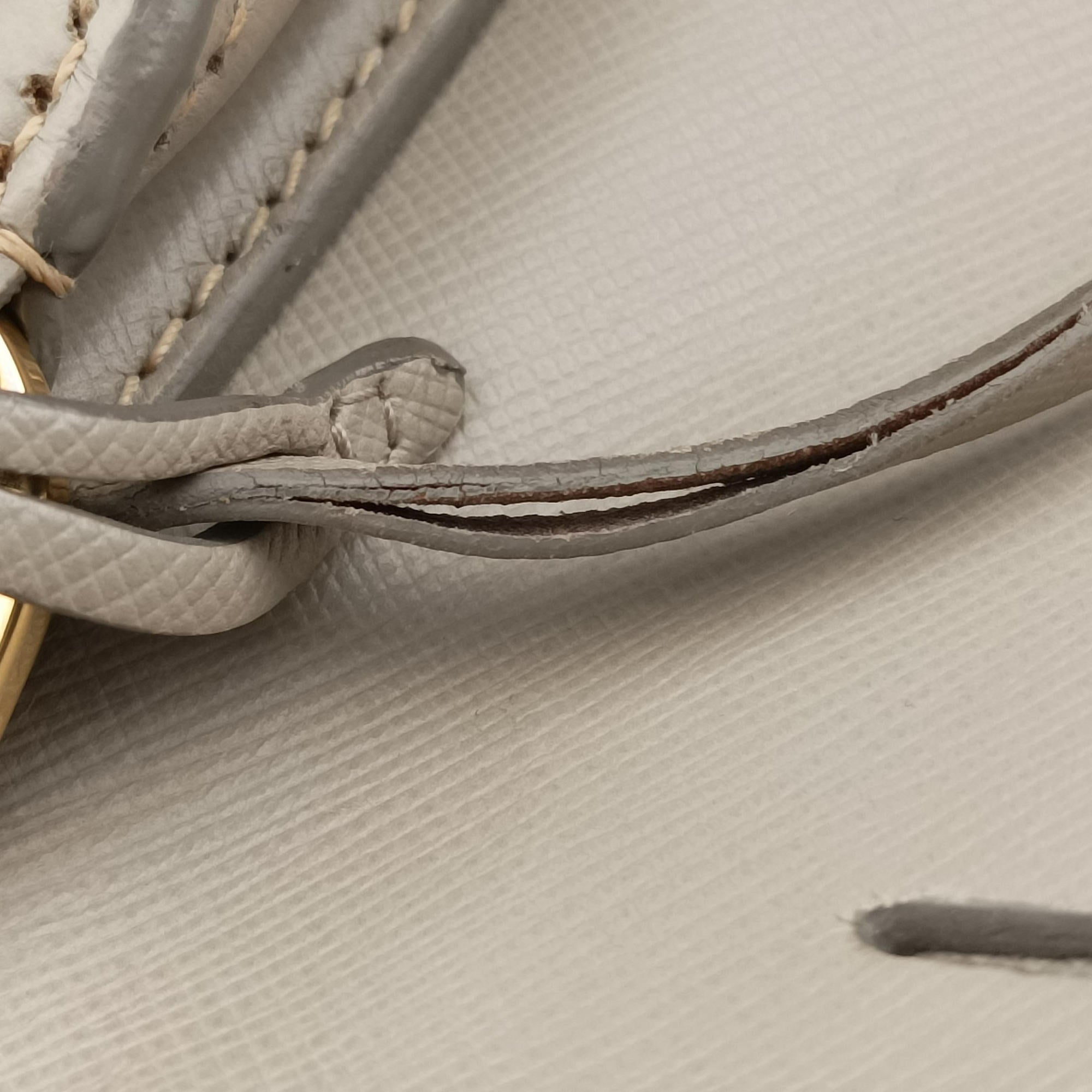 Vintage Prada Galleria Beige SAFFIANO Leather BN1802 handbag | stylenewstar