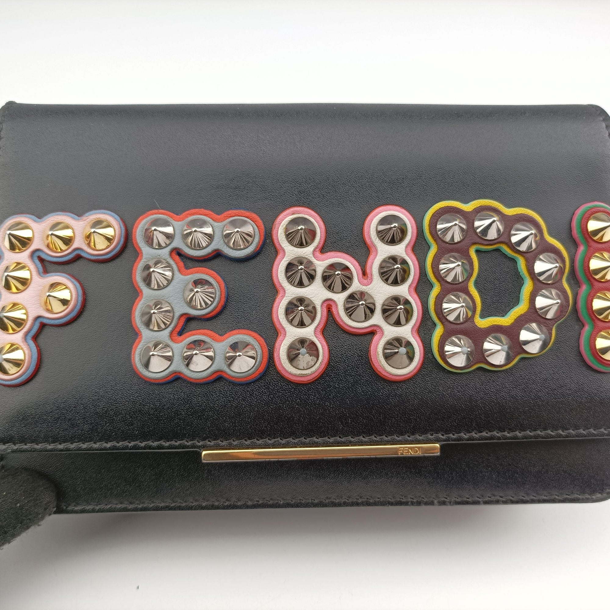 Pre-owned Fendi Kan I logo Black Leather 8M0346 shoulderbag | stylenewstar
