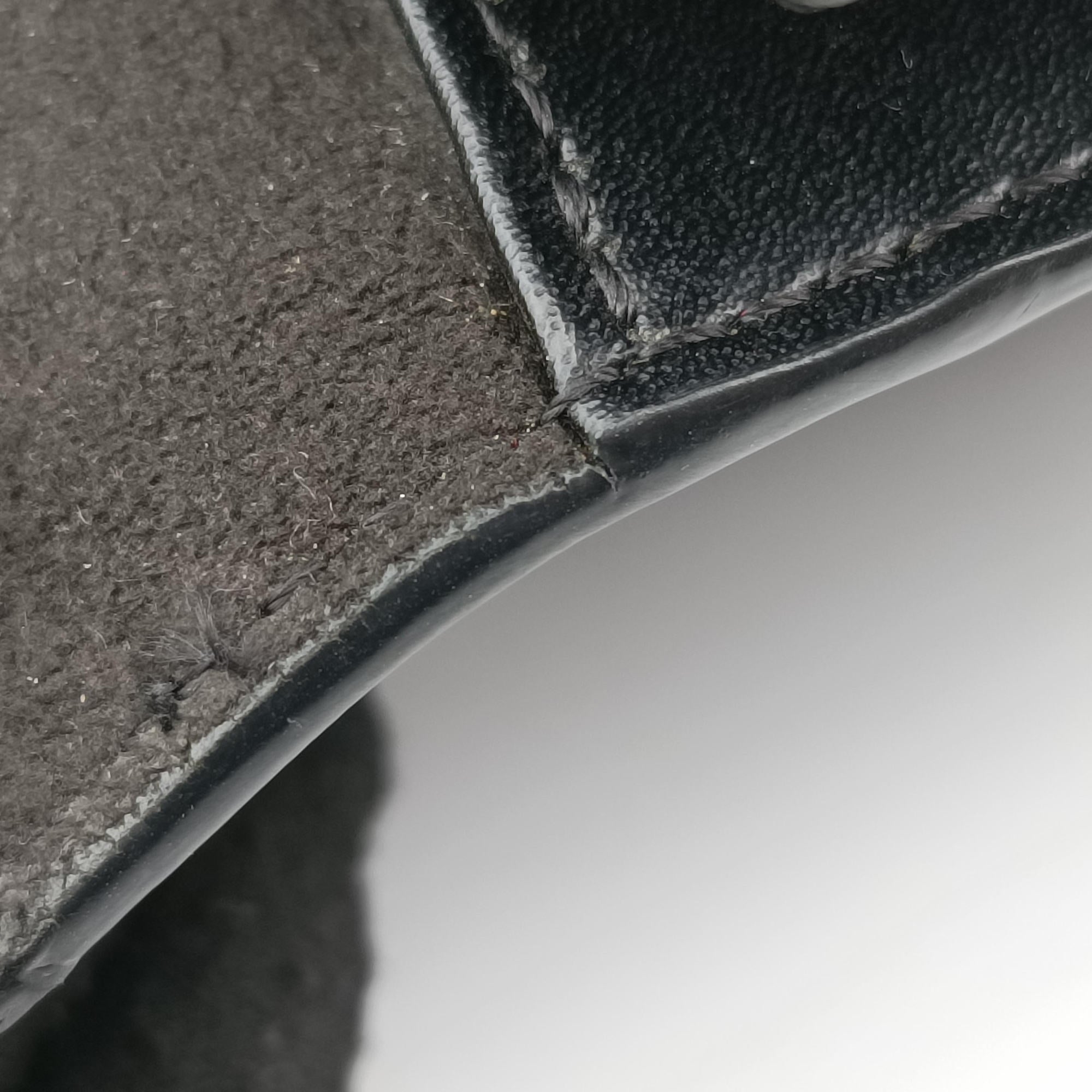 Pre-owned Fendi Kan I logo Black Leather 8M0346 shoulderbag | stylenewstar