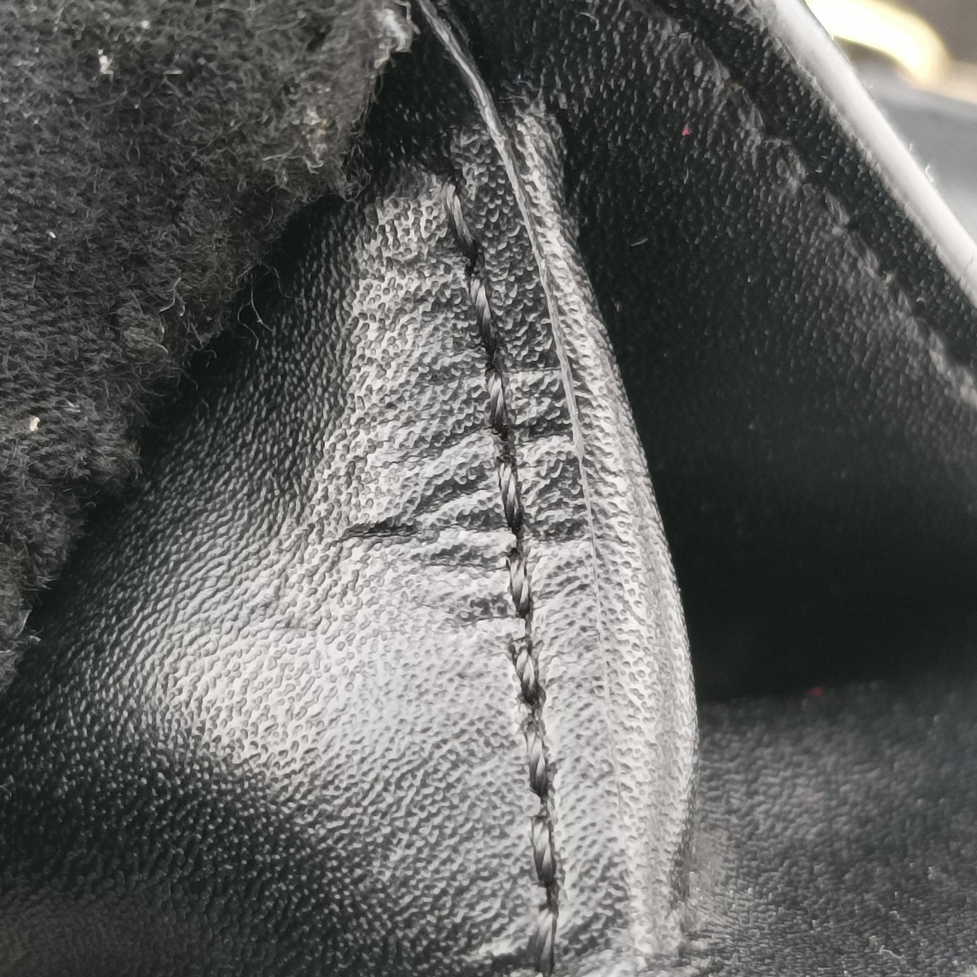 Pre-owned Fendi Kan I logo Black Leather 8M0346 shoulderbag | stylenewstar