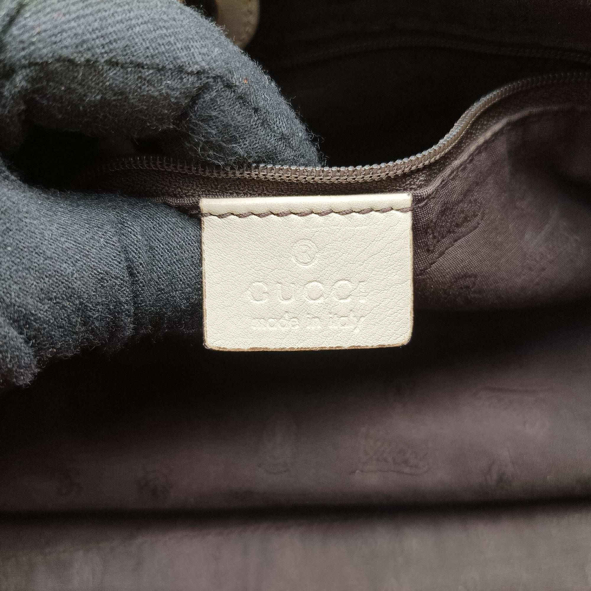 Secondhand Gucci Sukey White Leather 211944 handbag | stylenewstar