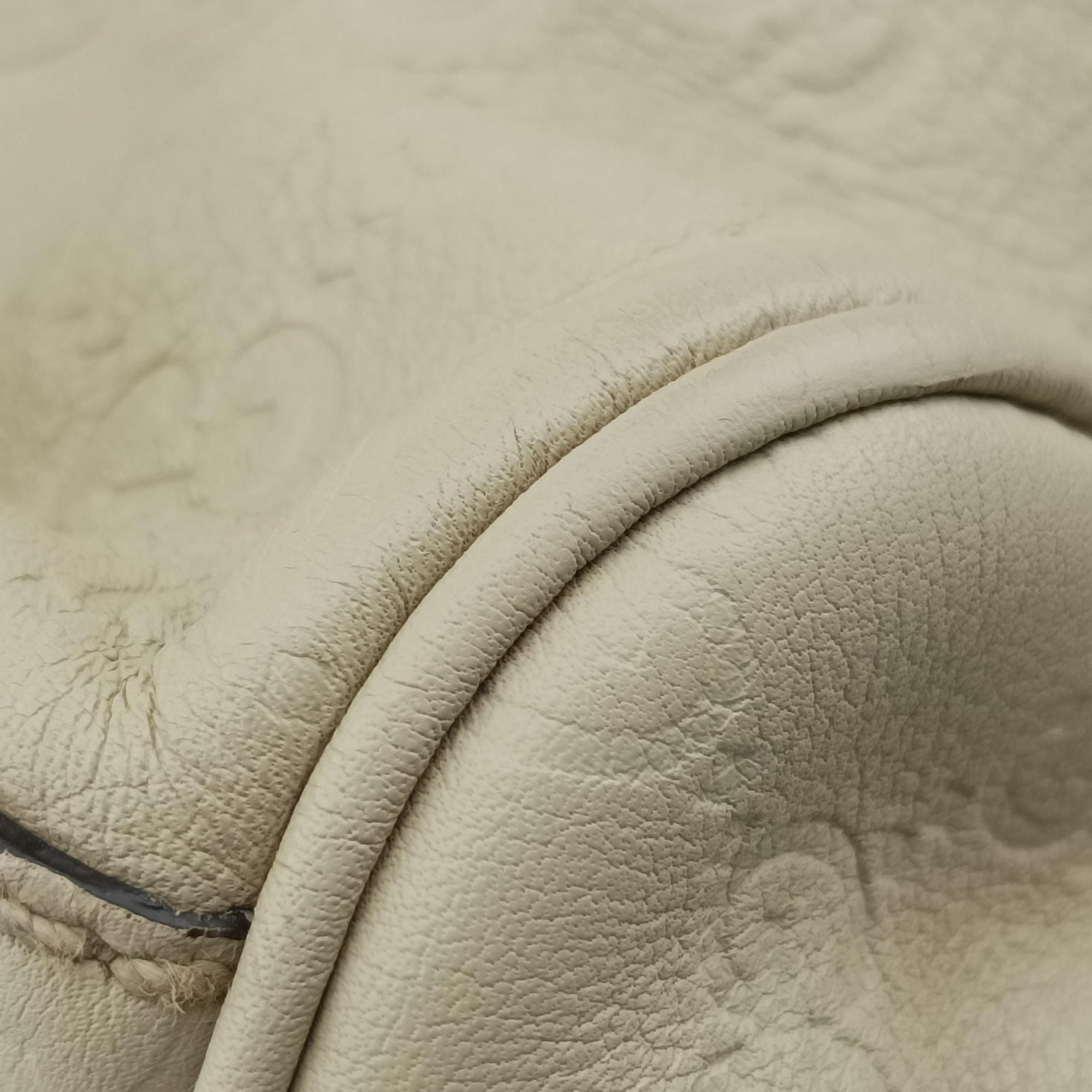Secondhand Gucci Sukey White Leather 211944 handbag | stylenewstar