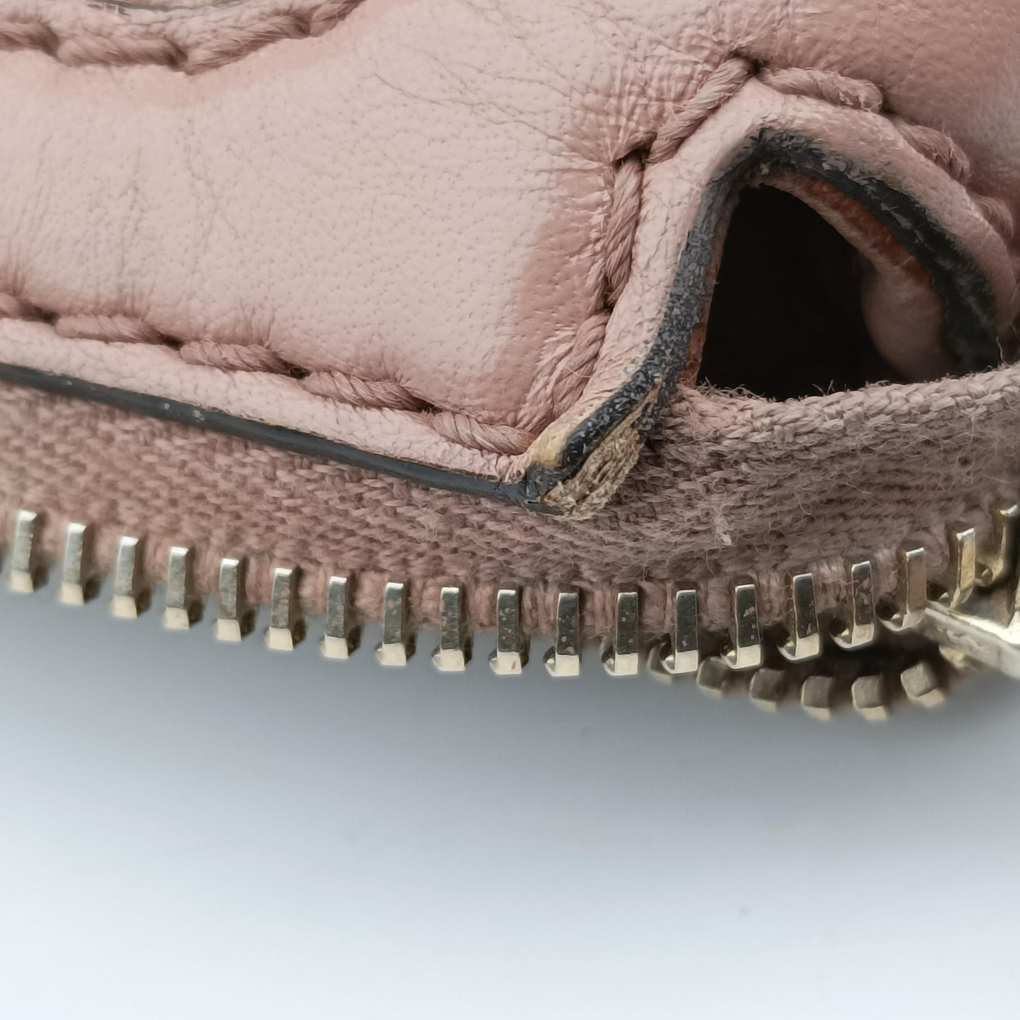 Pre-owned Gucci Sukey Pink Leather 247902 handbag | stylenewstar