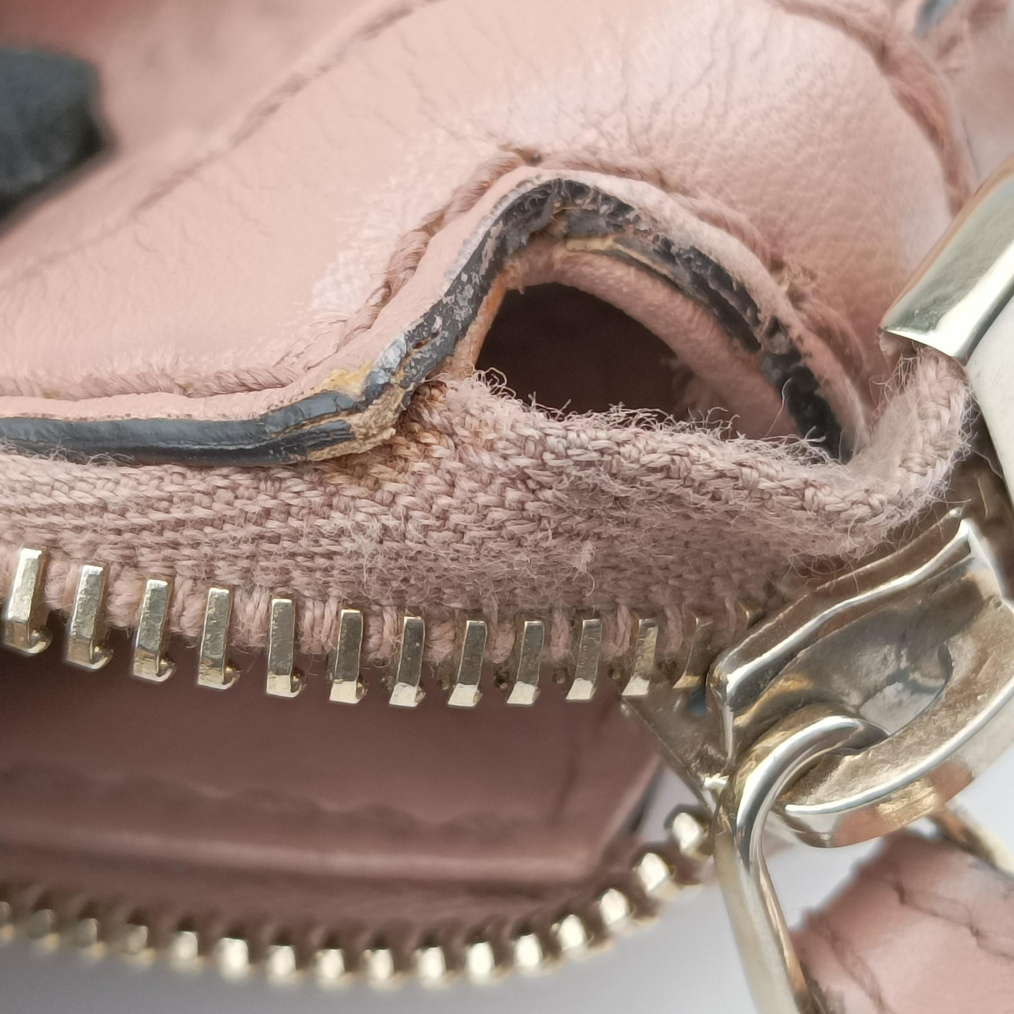 Pre-owned Gucci Sukey Pink Leather 247902 handbag | stylenewstar