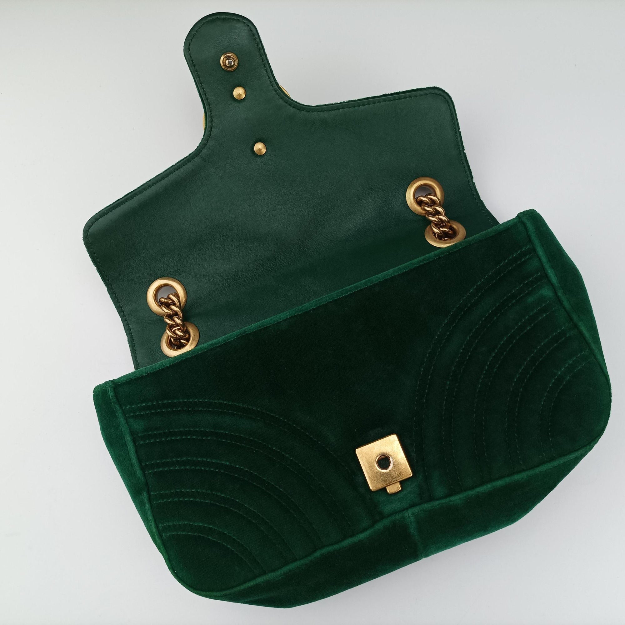 Pre-owned Gucci GG Marmont Green velour 443497 shoulderbag | stylenewstar
