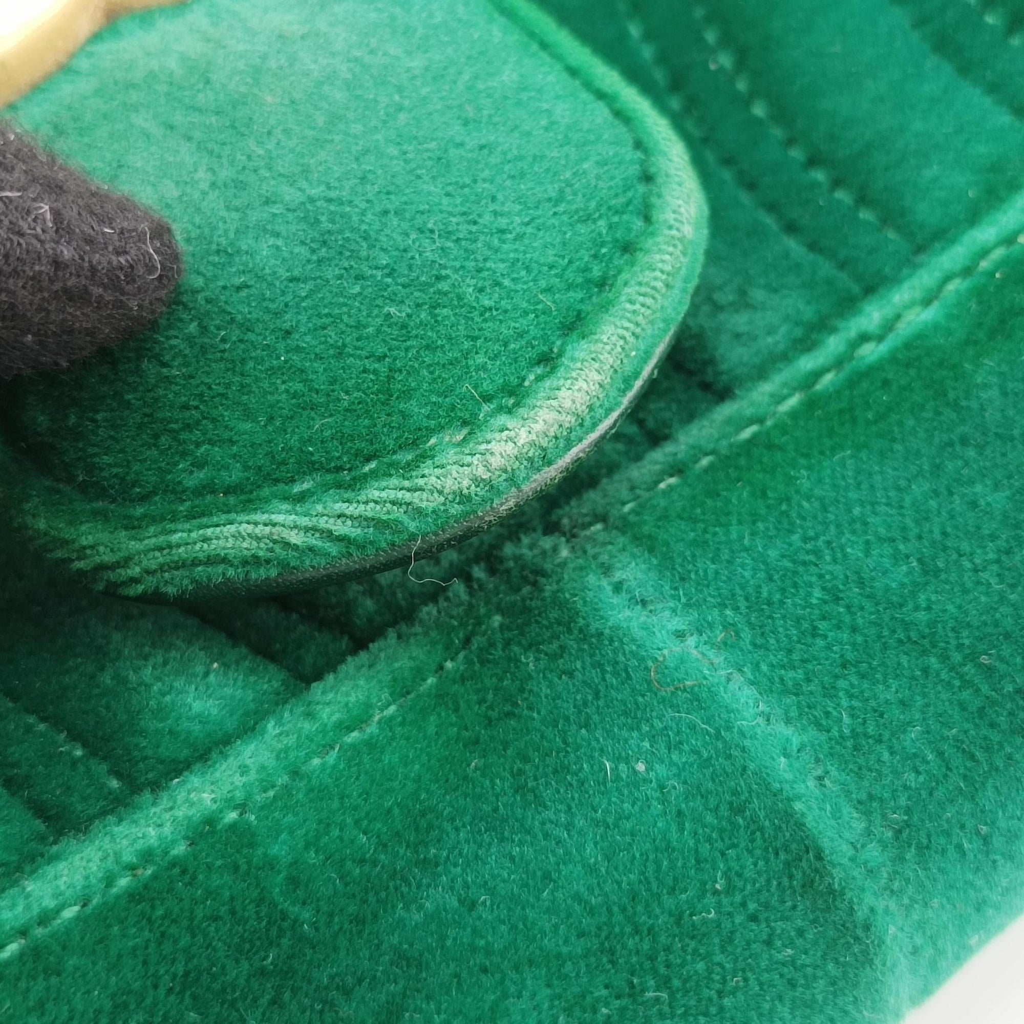 Pre-owned Gucci GG Marmont Green velour 443497 shoulderbag | stylenewstar