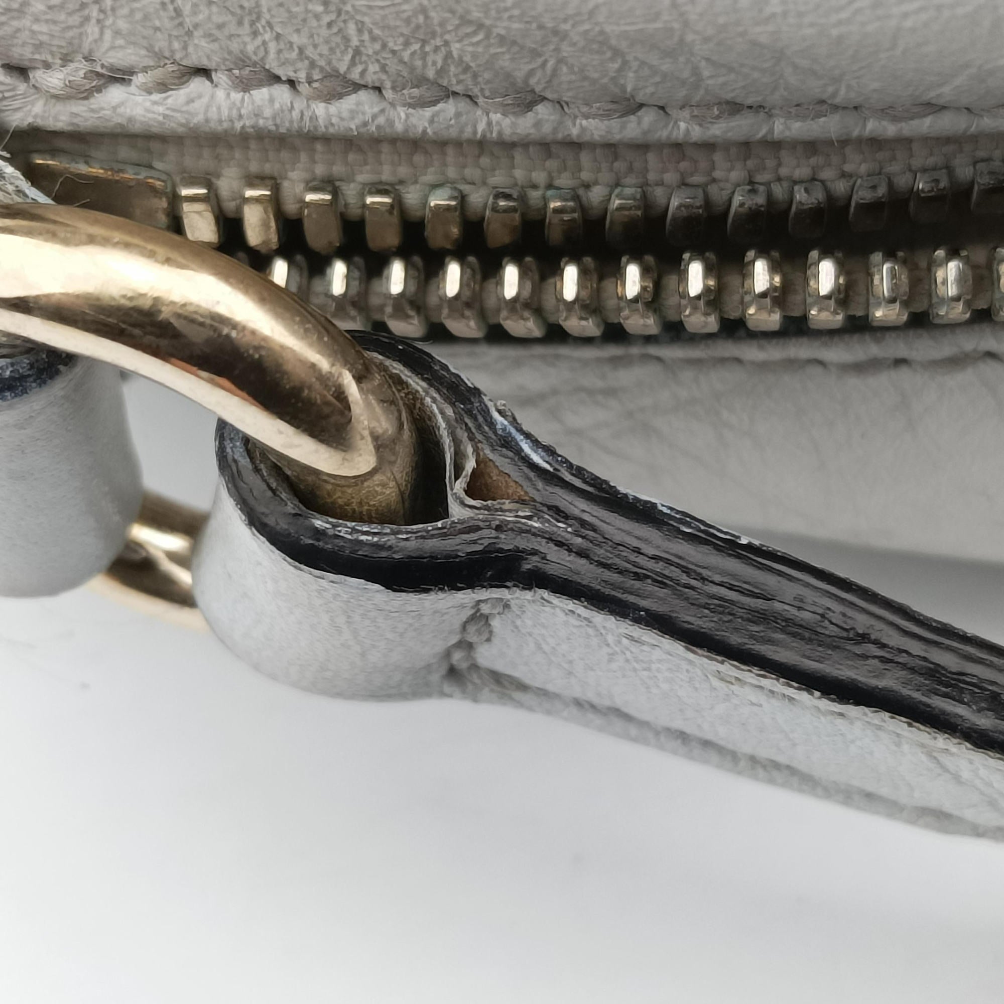 Pre-owned Gucci Soho White Leather 308364 shoulderbag | stylenewstar
