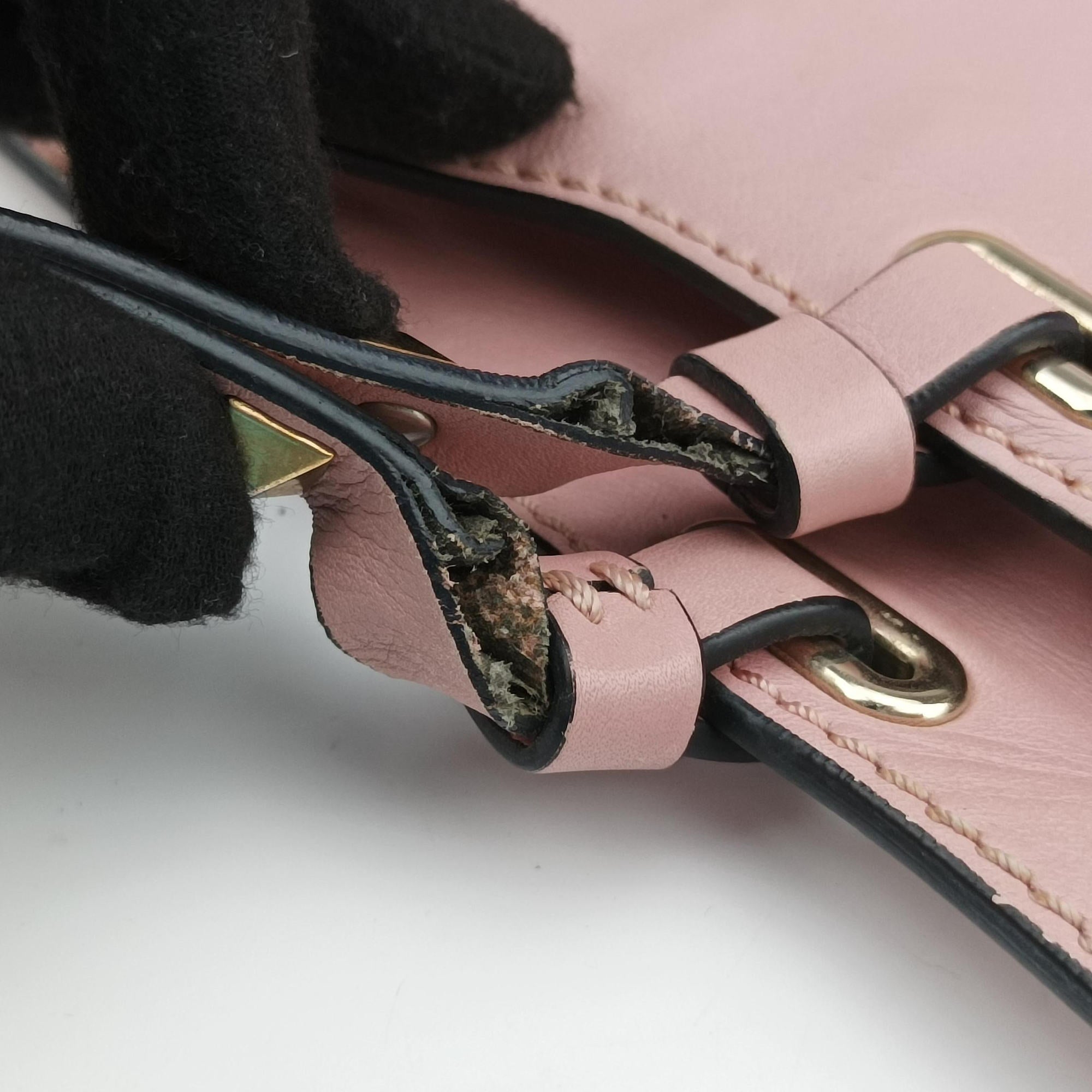 Pre-owned Valentino Rockstud Pink Leather  shoulderbag | stylenewstar
