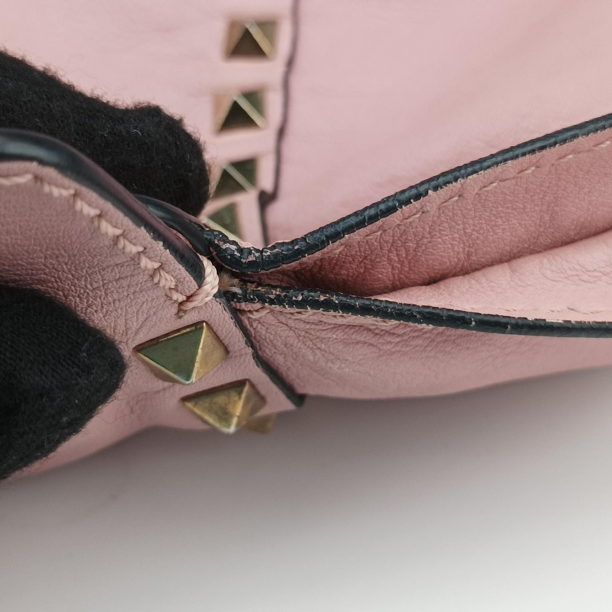 Pre-owned Valentino Rockstud Pink Leather  shoulderbag | stylenewstar