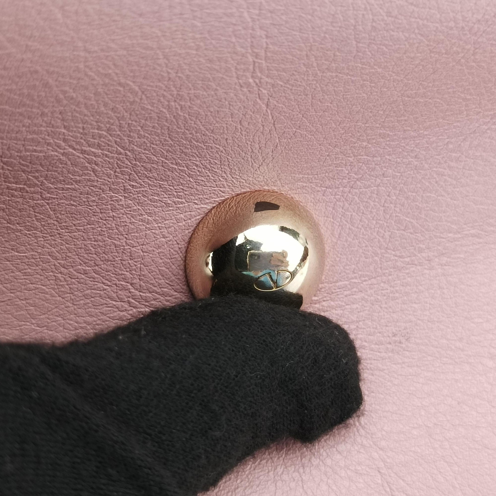 Pre-owned Valentino Rockstud Pink Leather  shoulderbag | stylenewstar