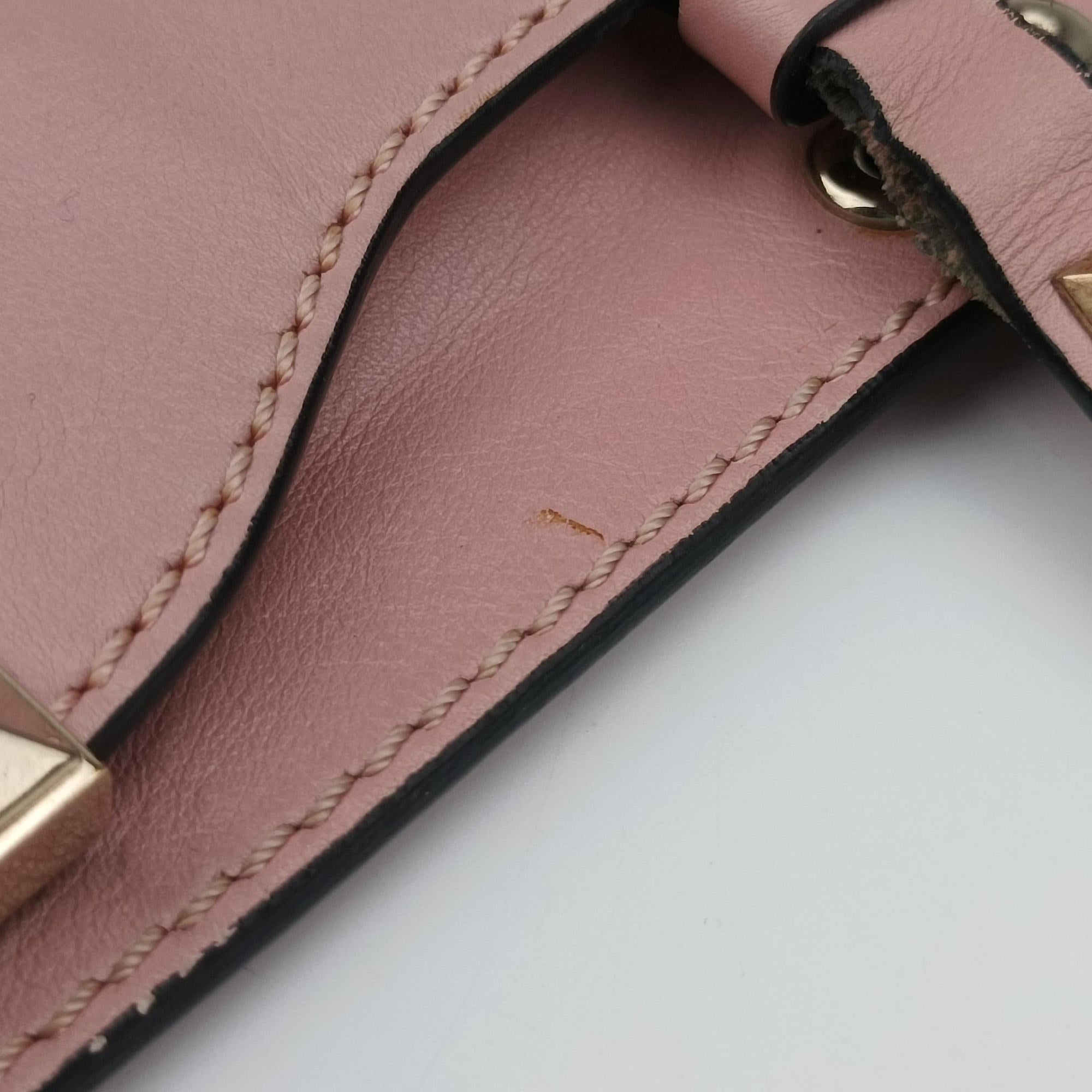 Pre-owned Valentino Rockstud Pink Leather  shoulderbag | stylenewstar