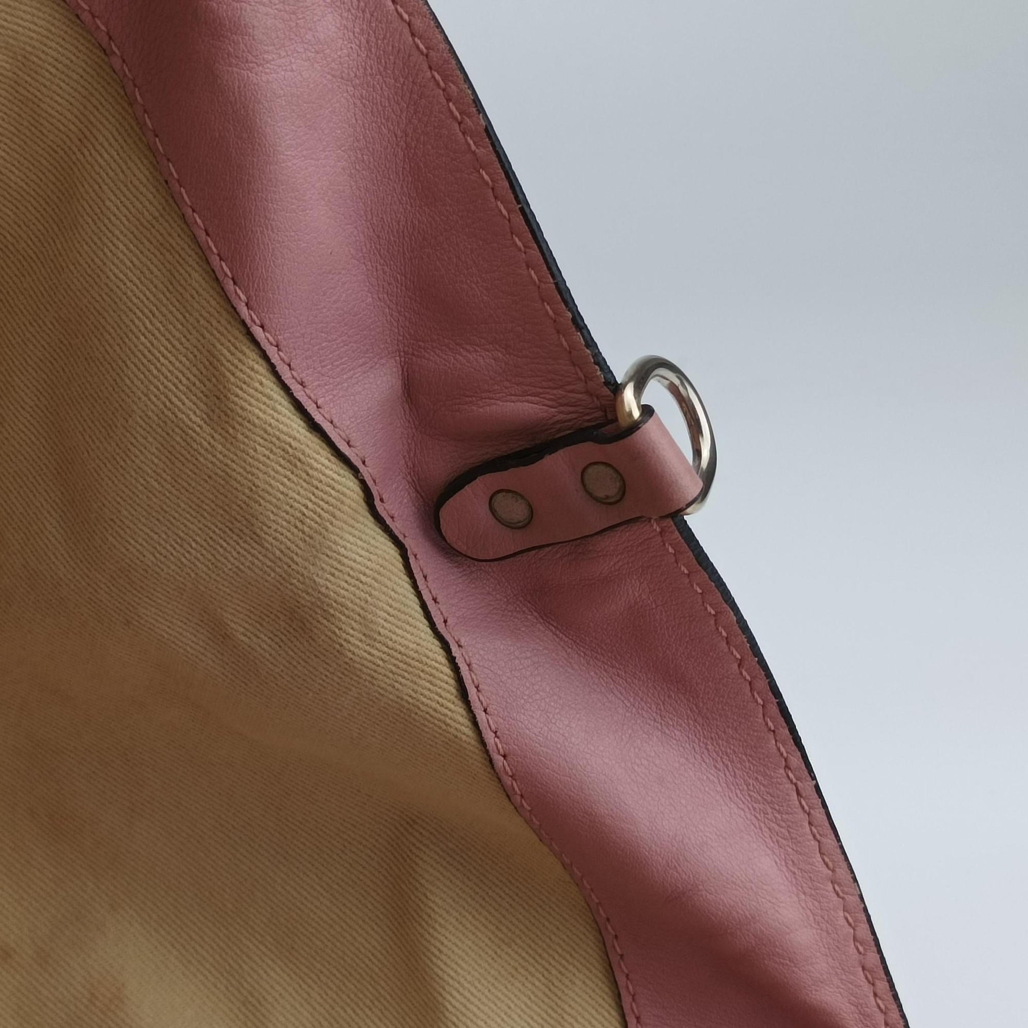Pre-owned Valentino Rockstud Pink Leather  shoulderbag | stylenewstar