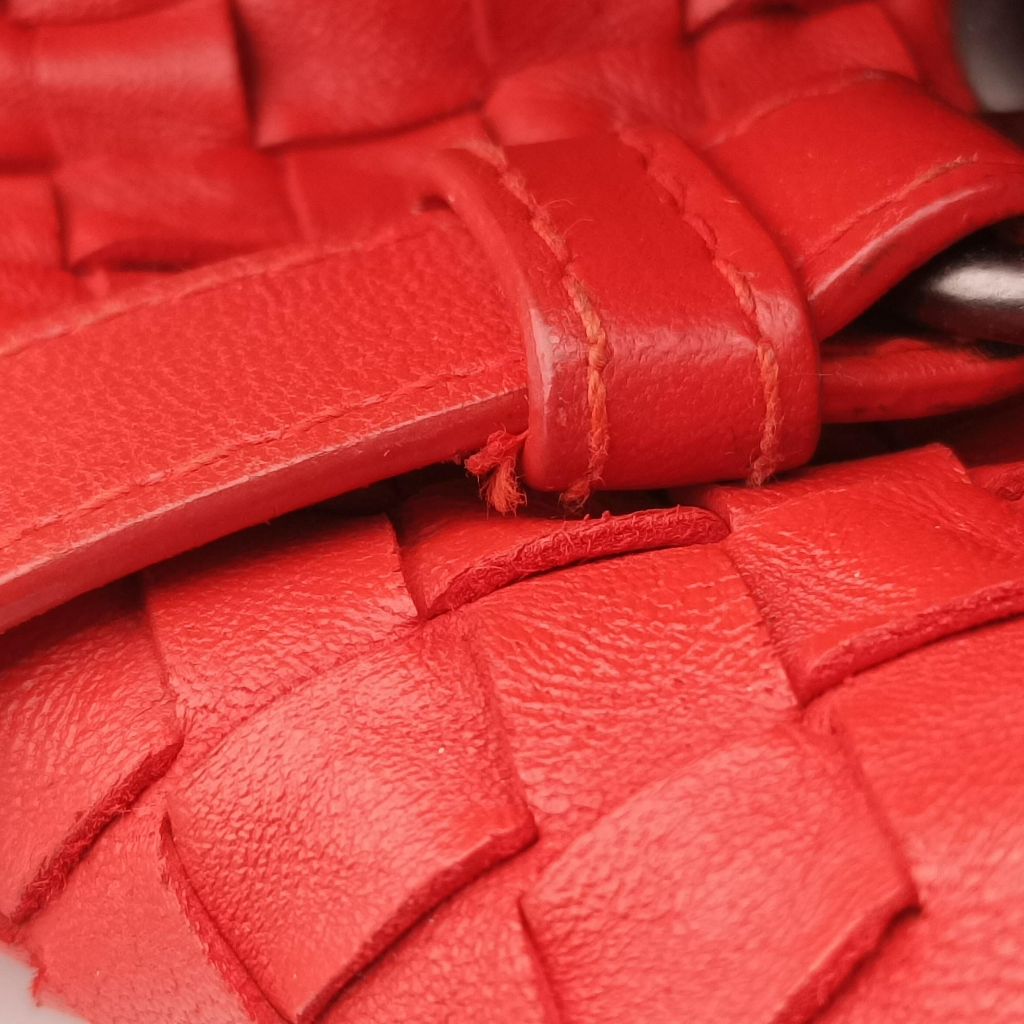 Pre-owned Bottega Veneta CAMPANA Intrecciato Red lambskin  shoulderbag | stylenewstar