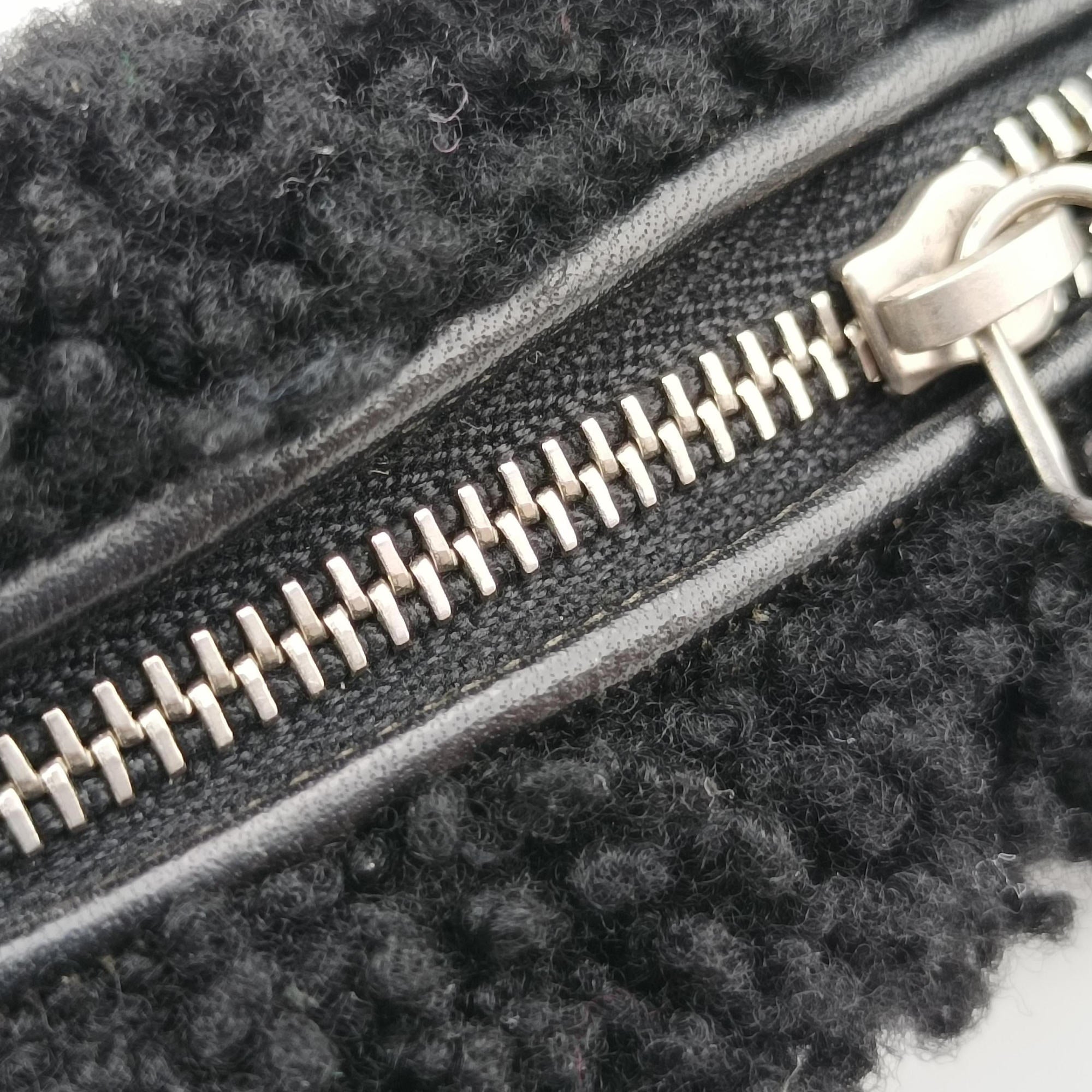 Pre-owned Yves Saint Laurent Lou Camera Bag Black  Fur x leather 534444 bum bag/waist bag | stylenewstar