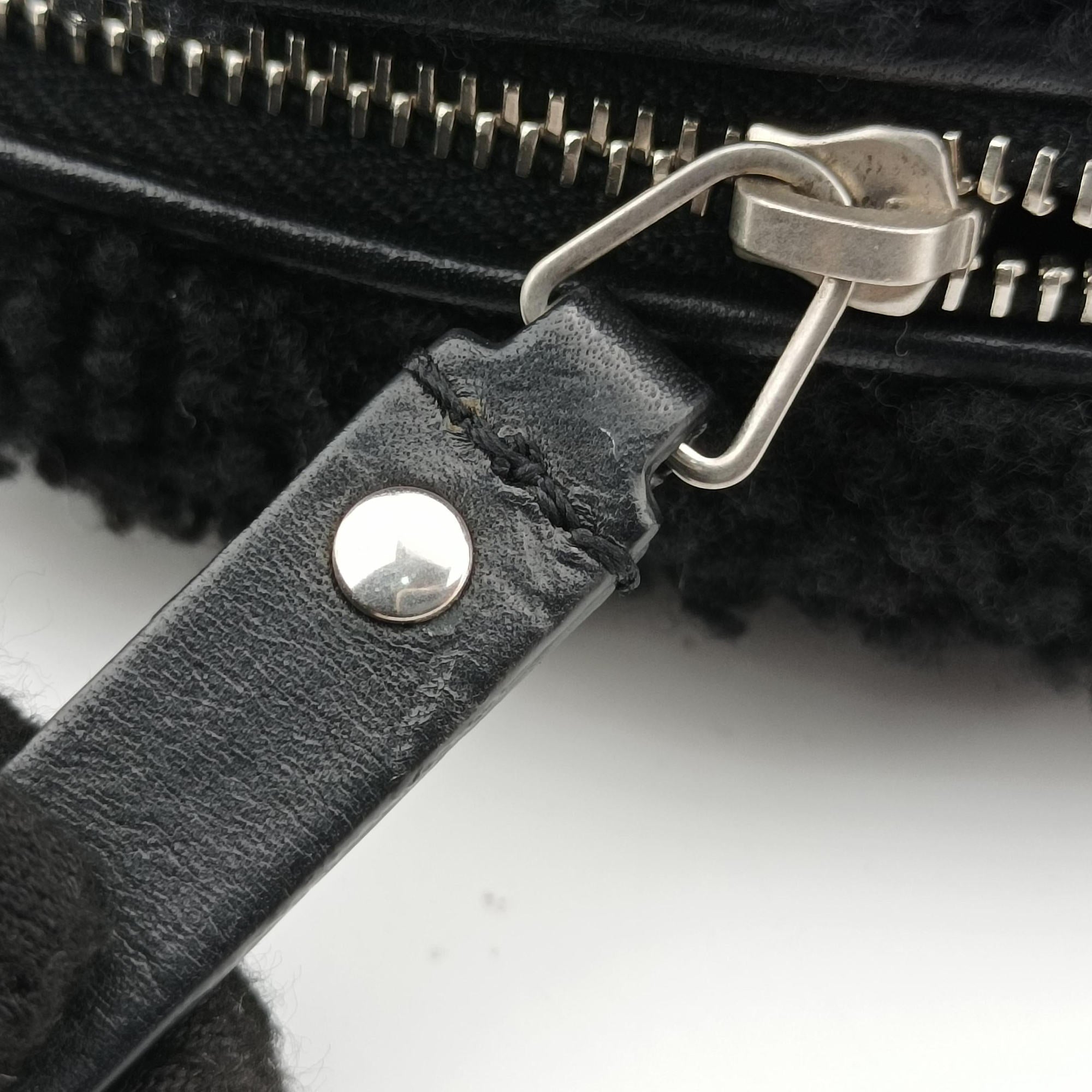 Pre-owned Yves Saint Laurent Lou Camera Bag Black  Fur x leather 534444 bum bag/waist bag | stylenewstar